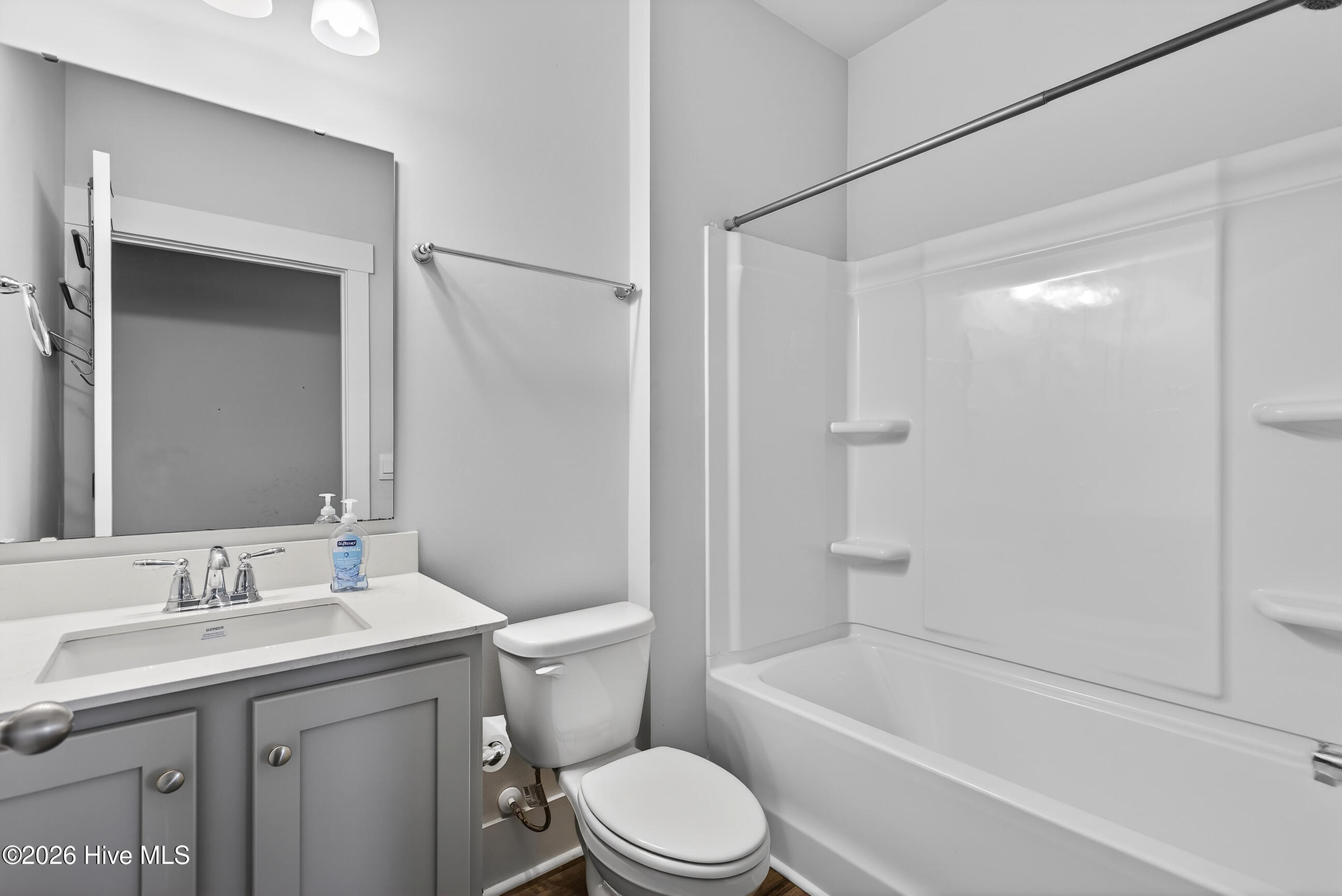 100562983 | Photo 16