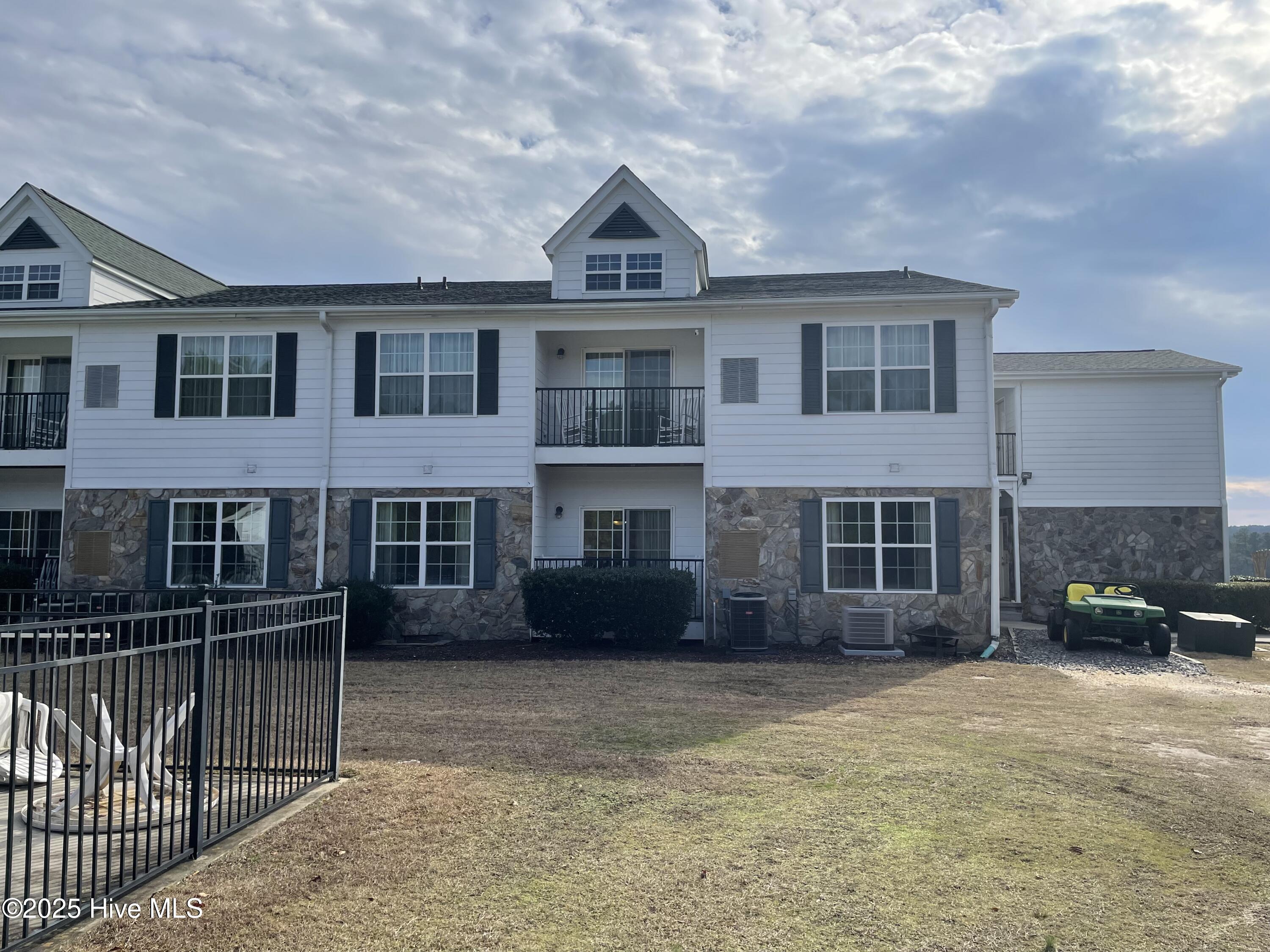 520 Little River Farm Boulevard UNIT C100, Carthage, NC, 28327