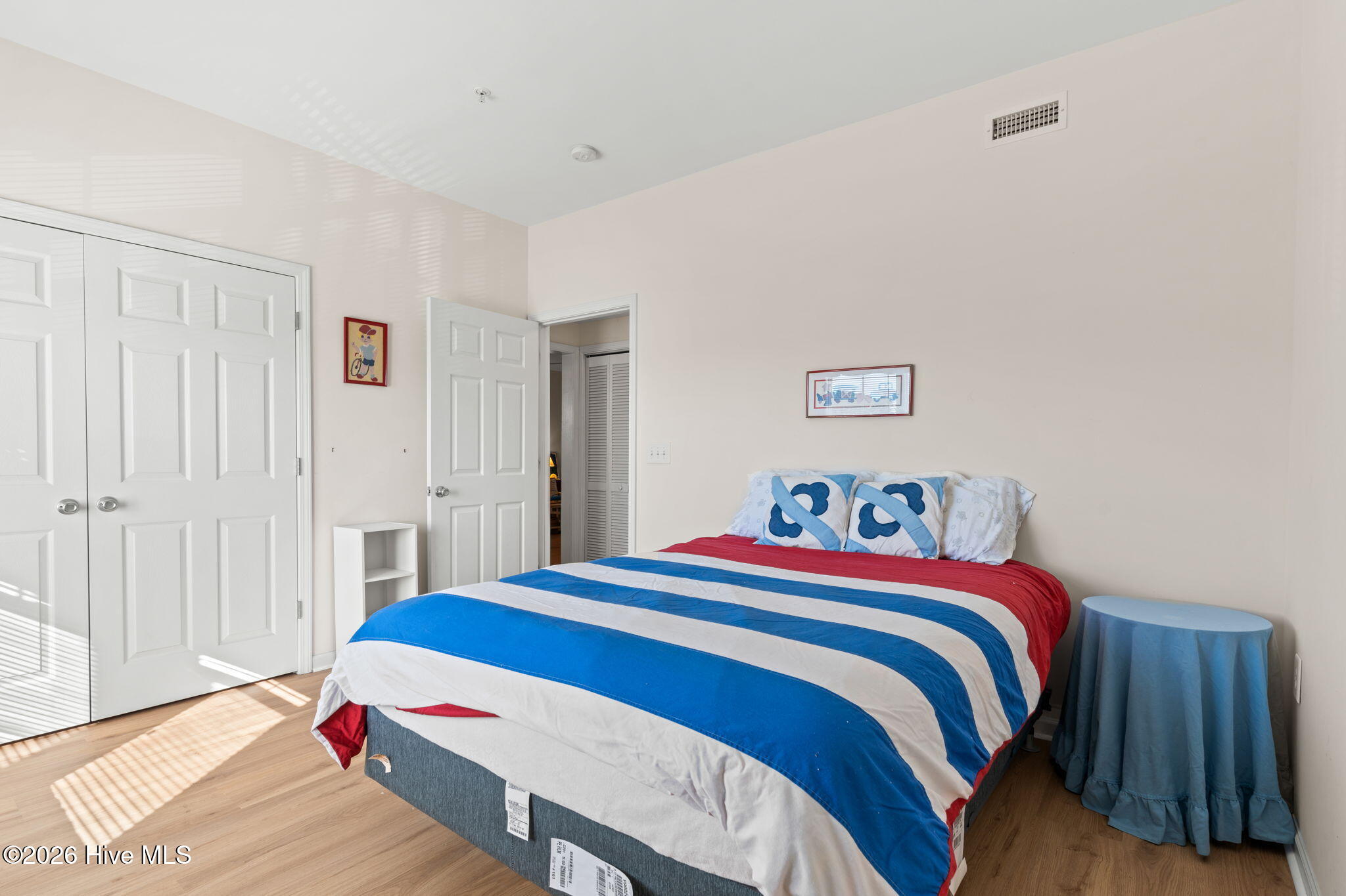 100550020 | Photo 17