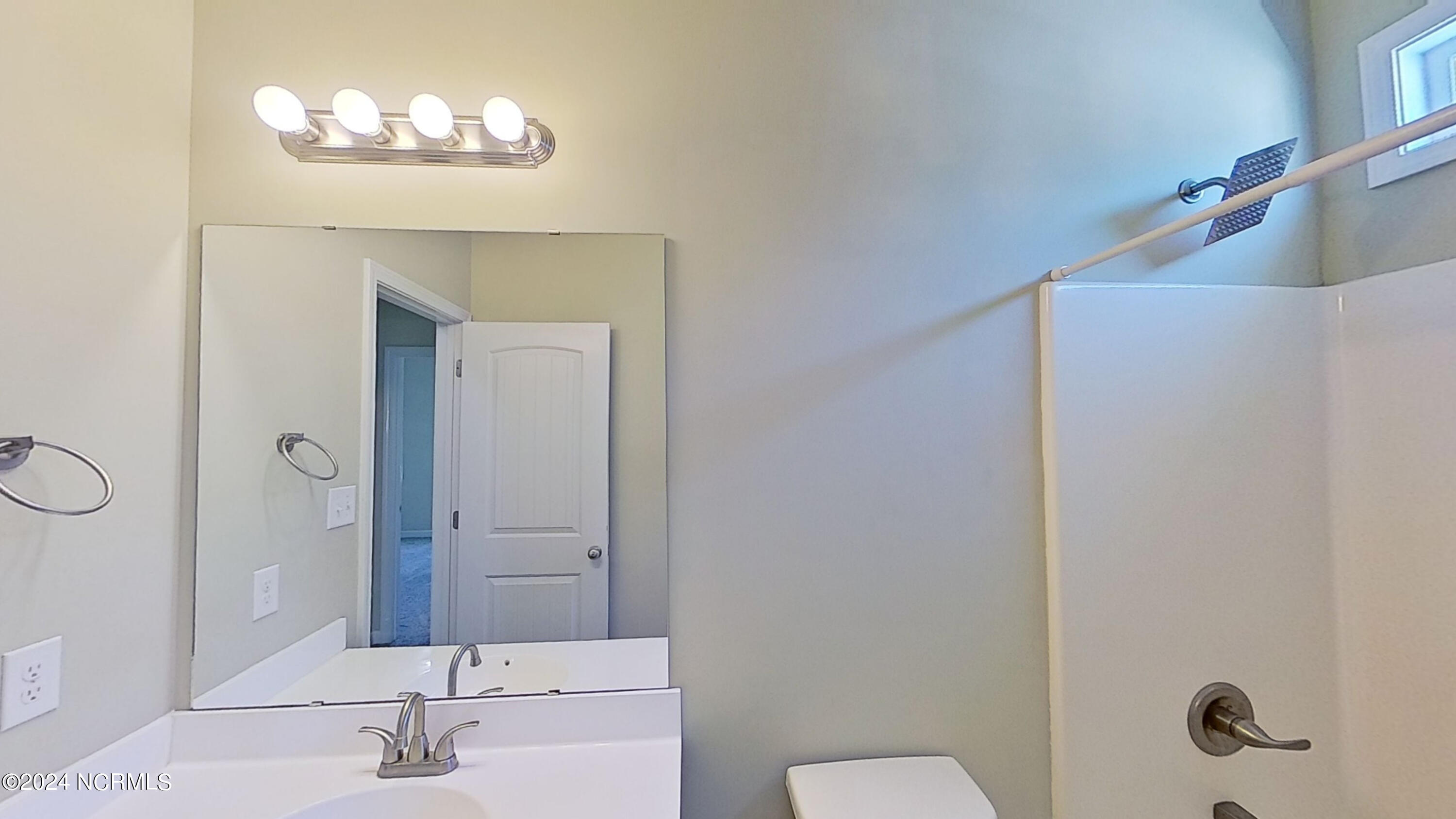 100524668 | Photo 22