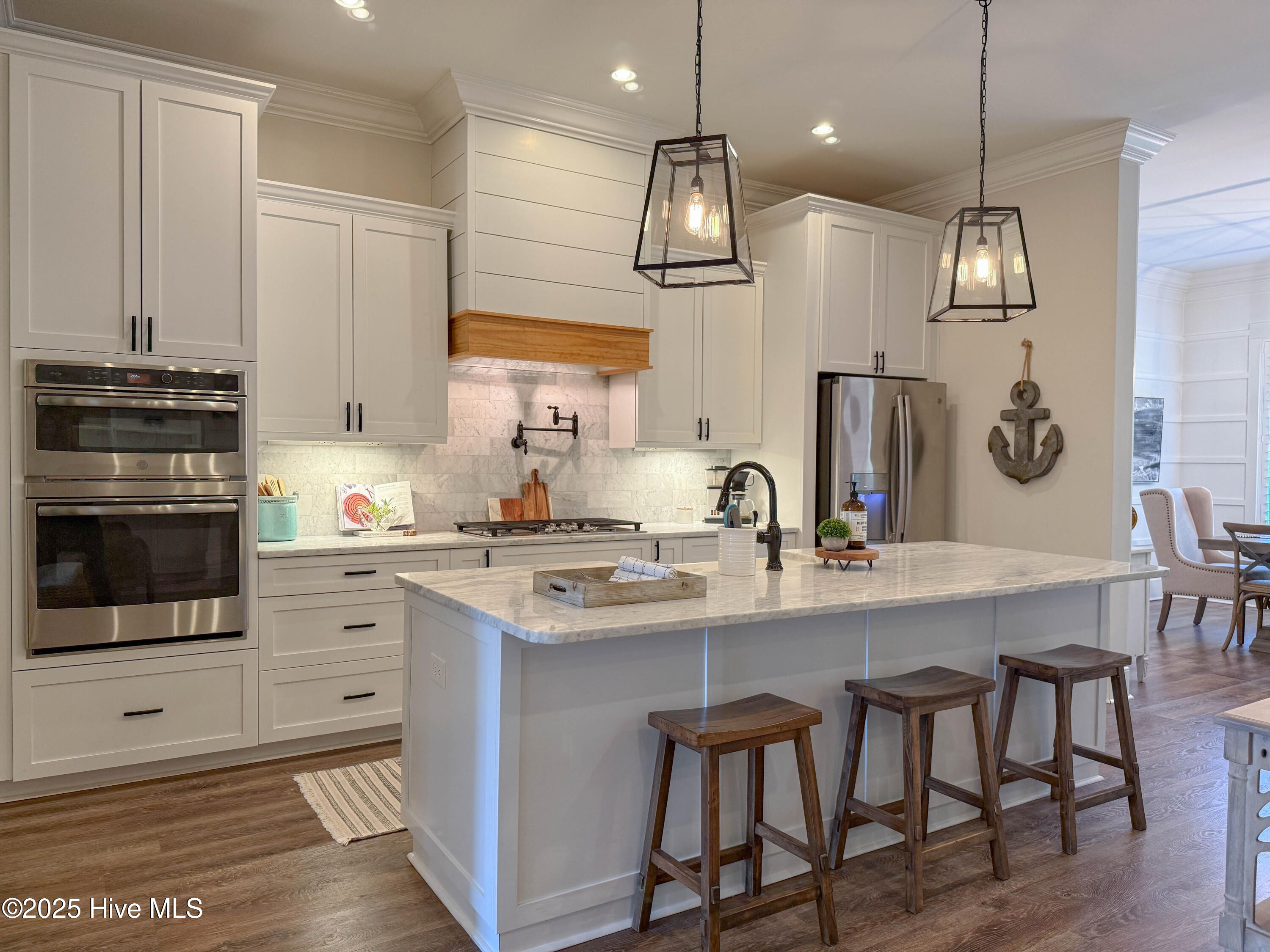 100556308 | Photo 29