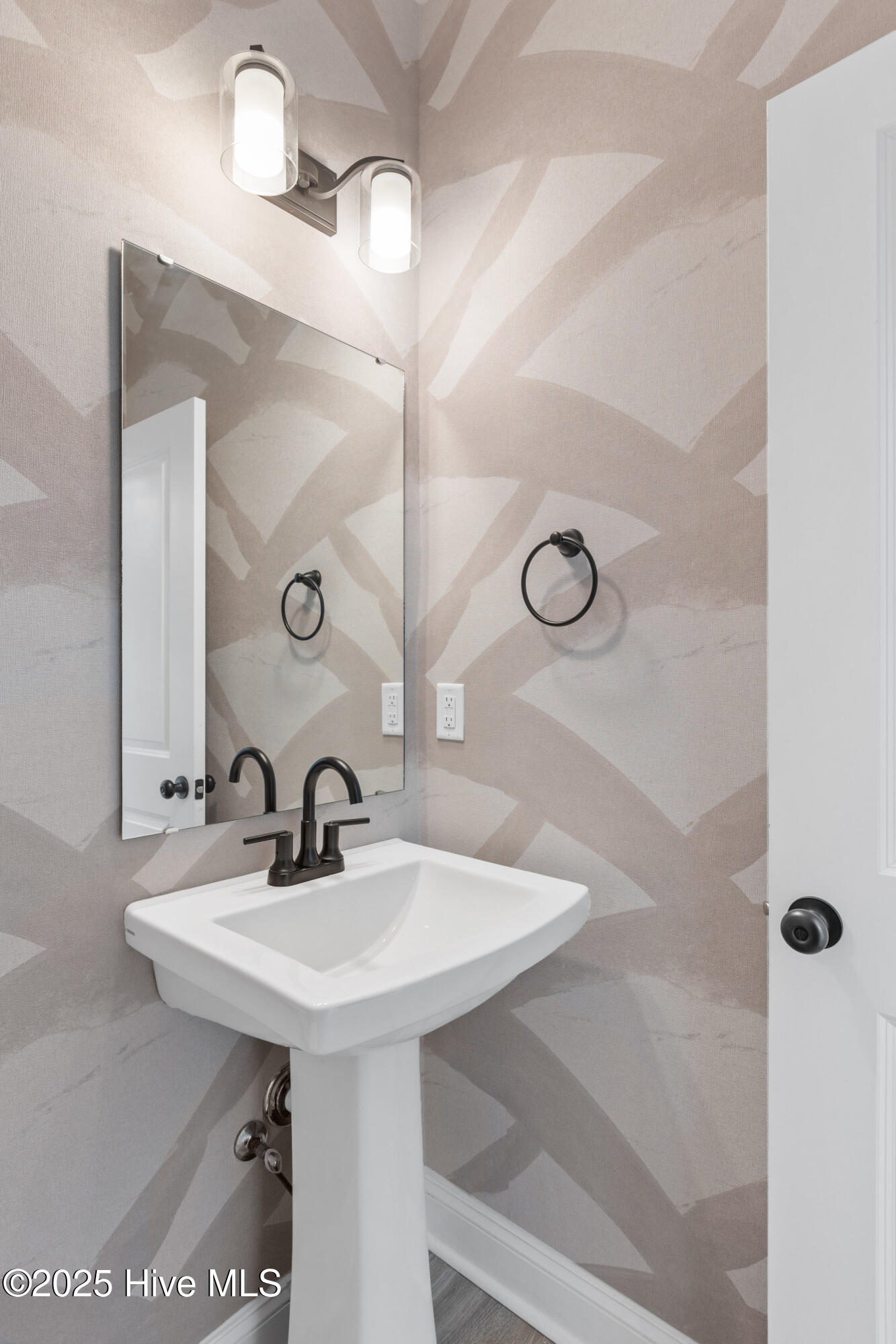 100534018 | Photo 20