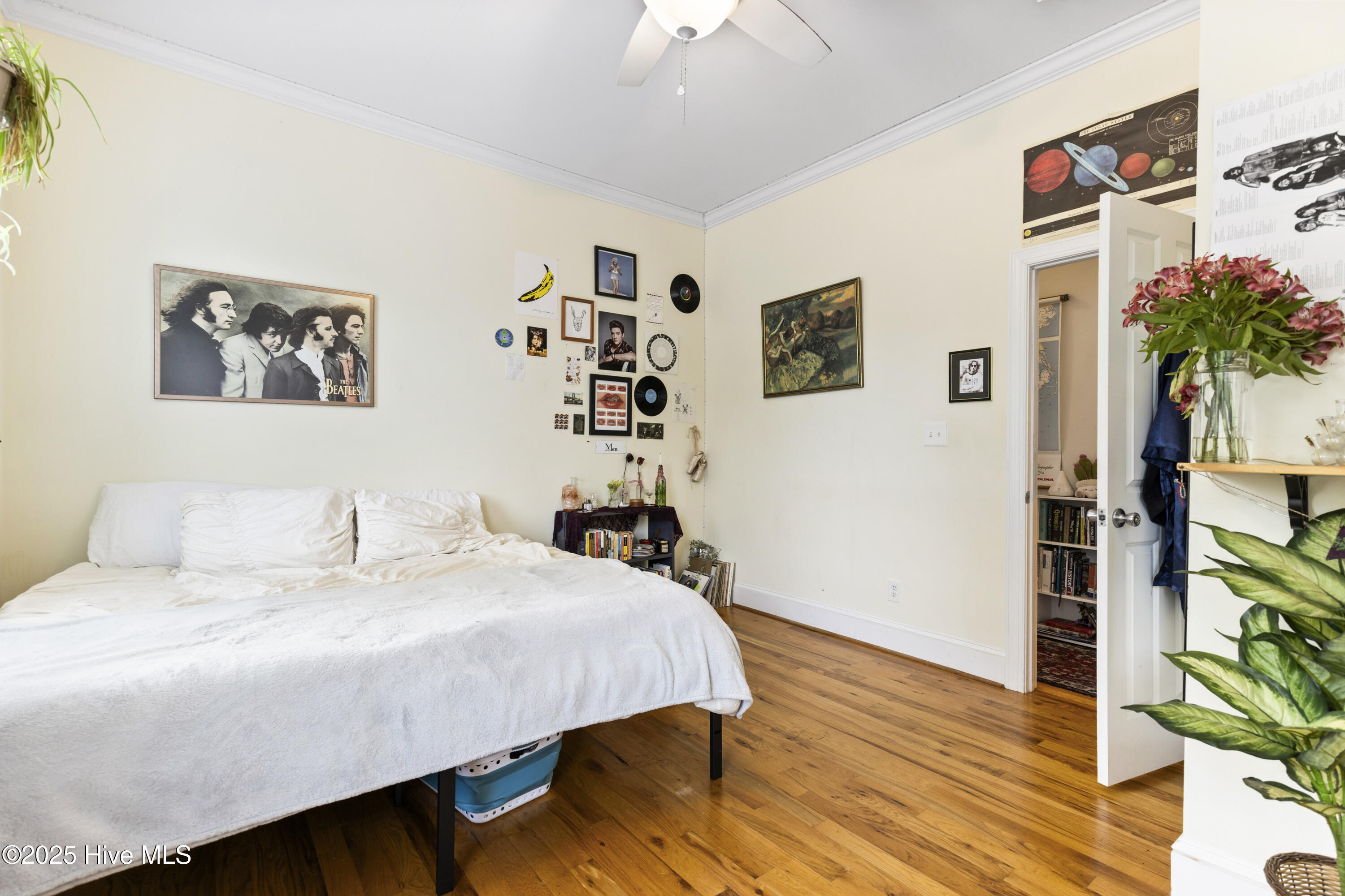 100516838 | Photo 25