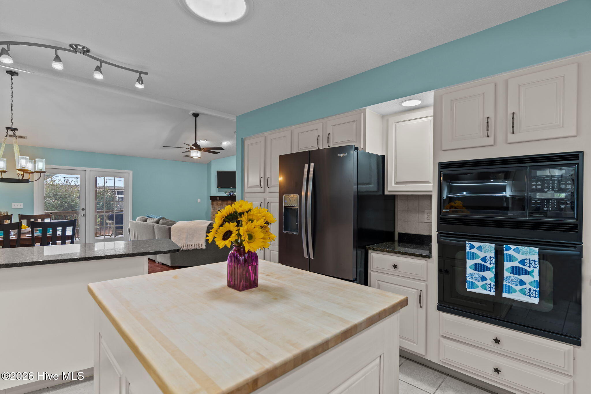 100555796 | Photo 22