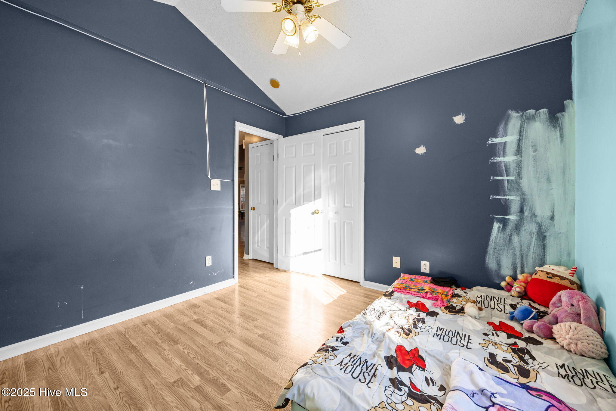 100544873 | Photo 27