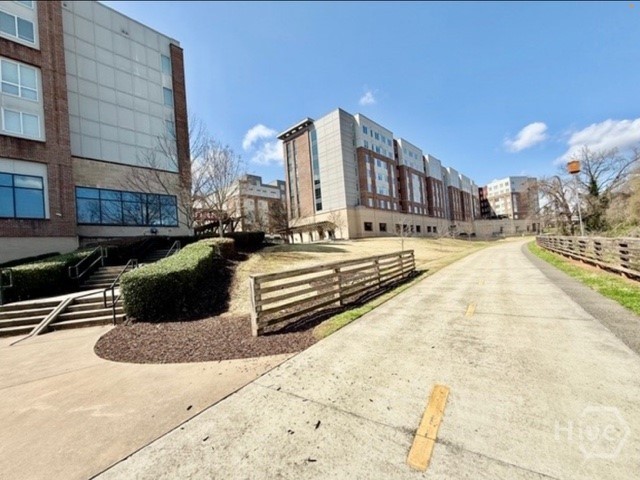 1447 E Broad