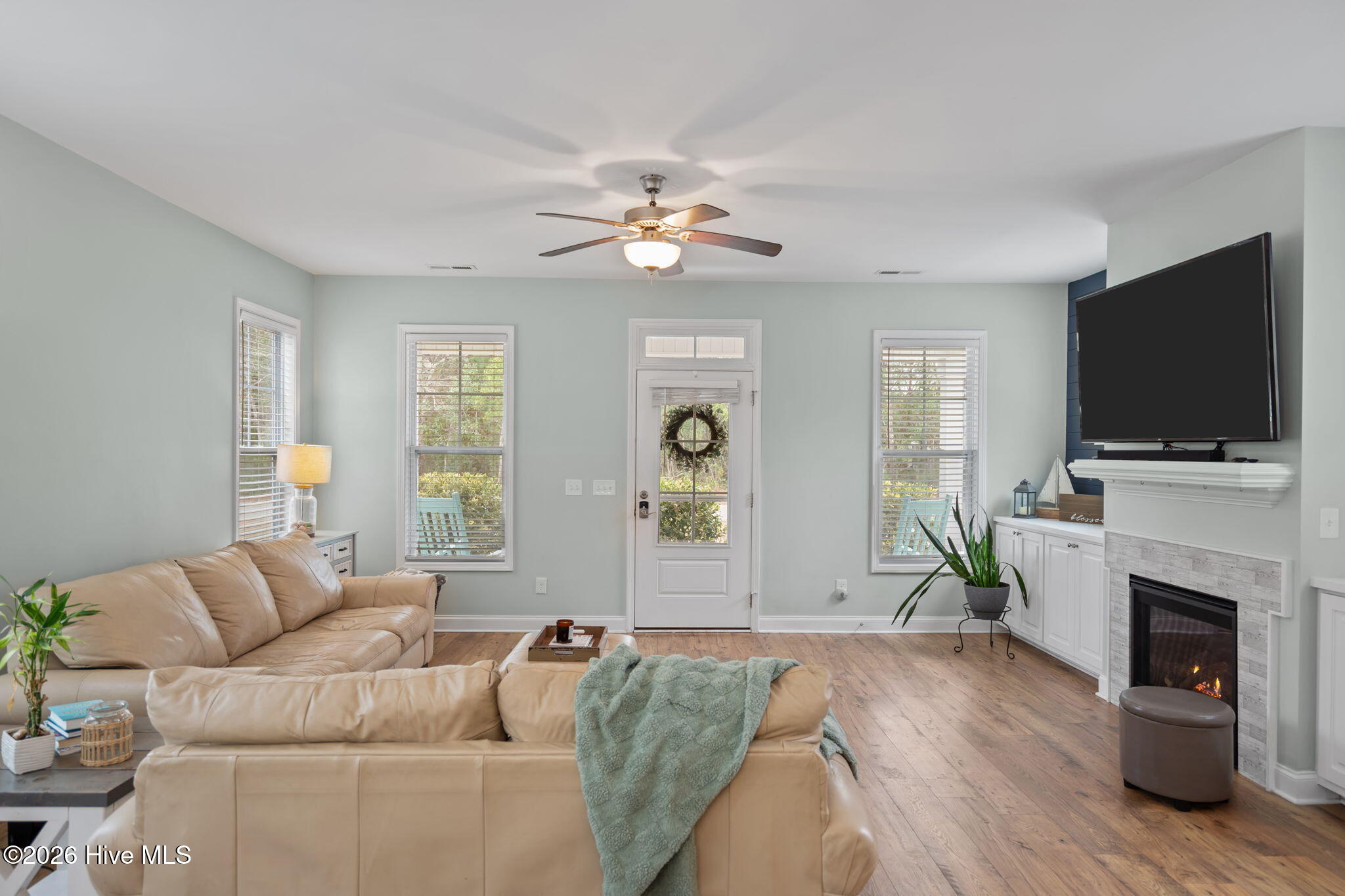 100558672 | Photo 12