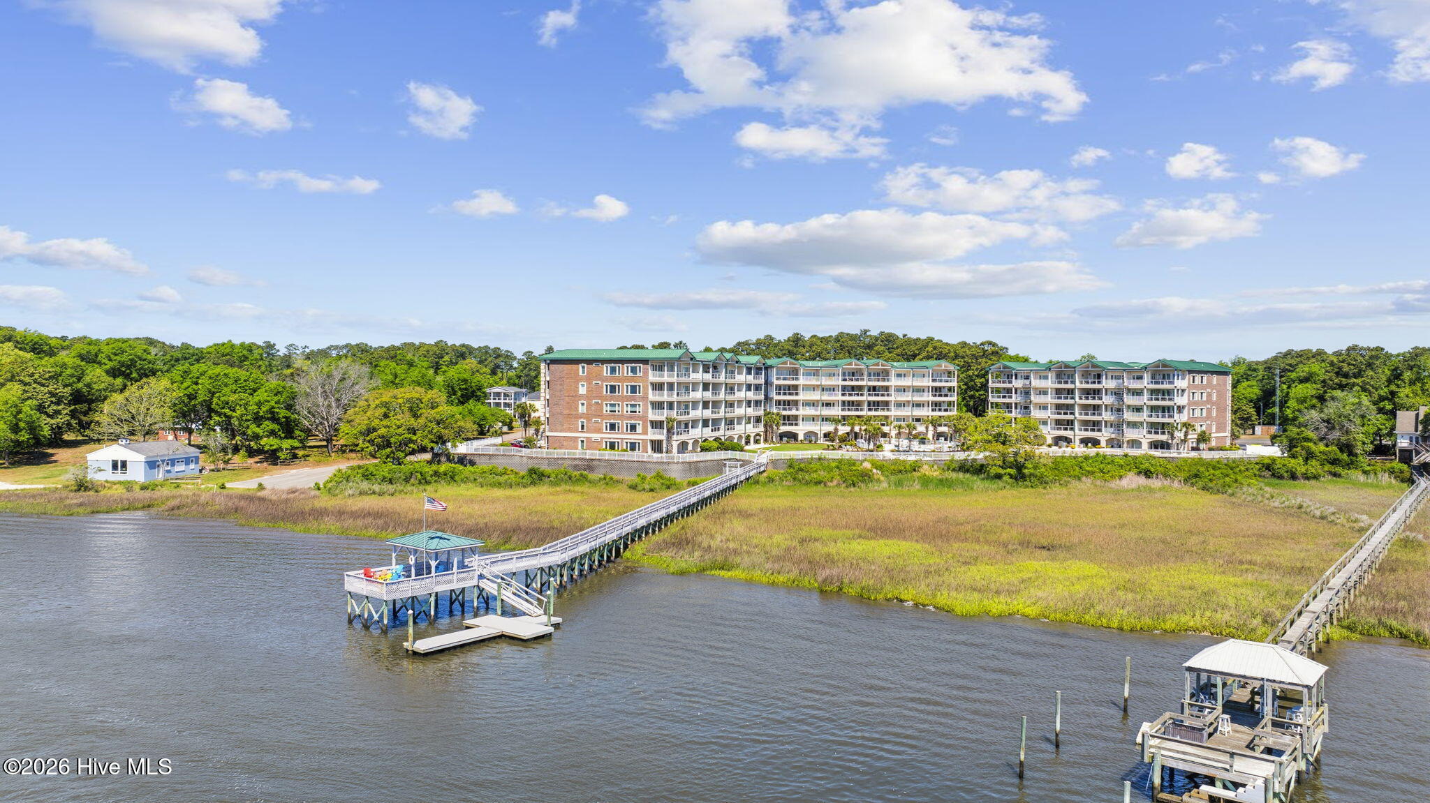 100569060 | Photo 35