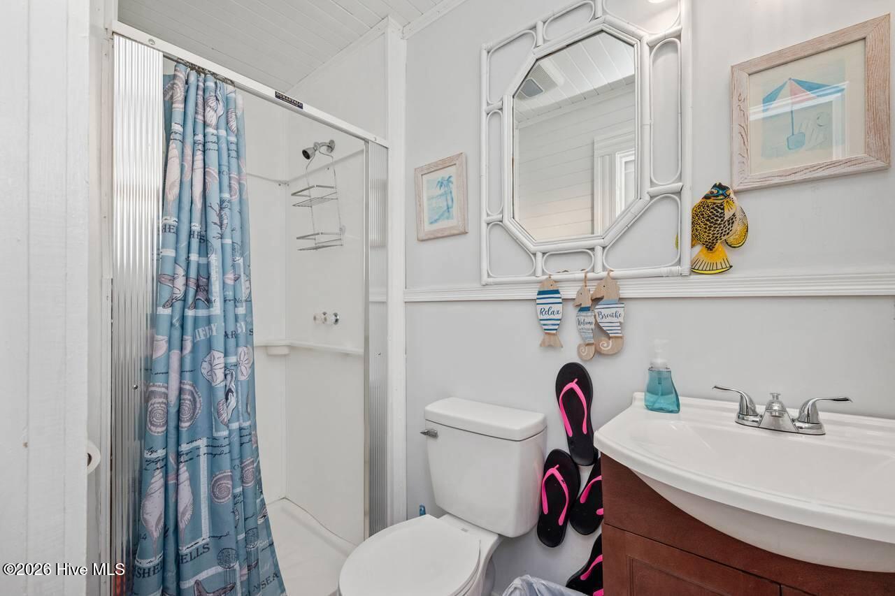 100561729 | Photo 29