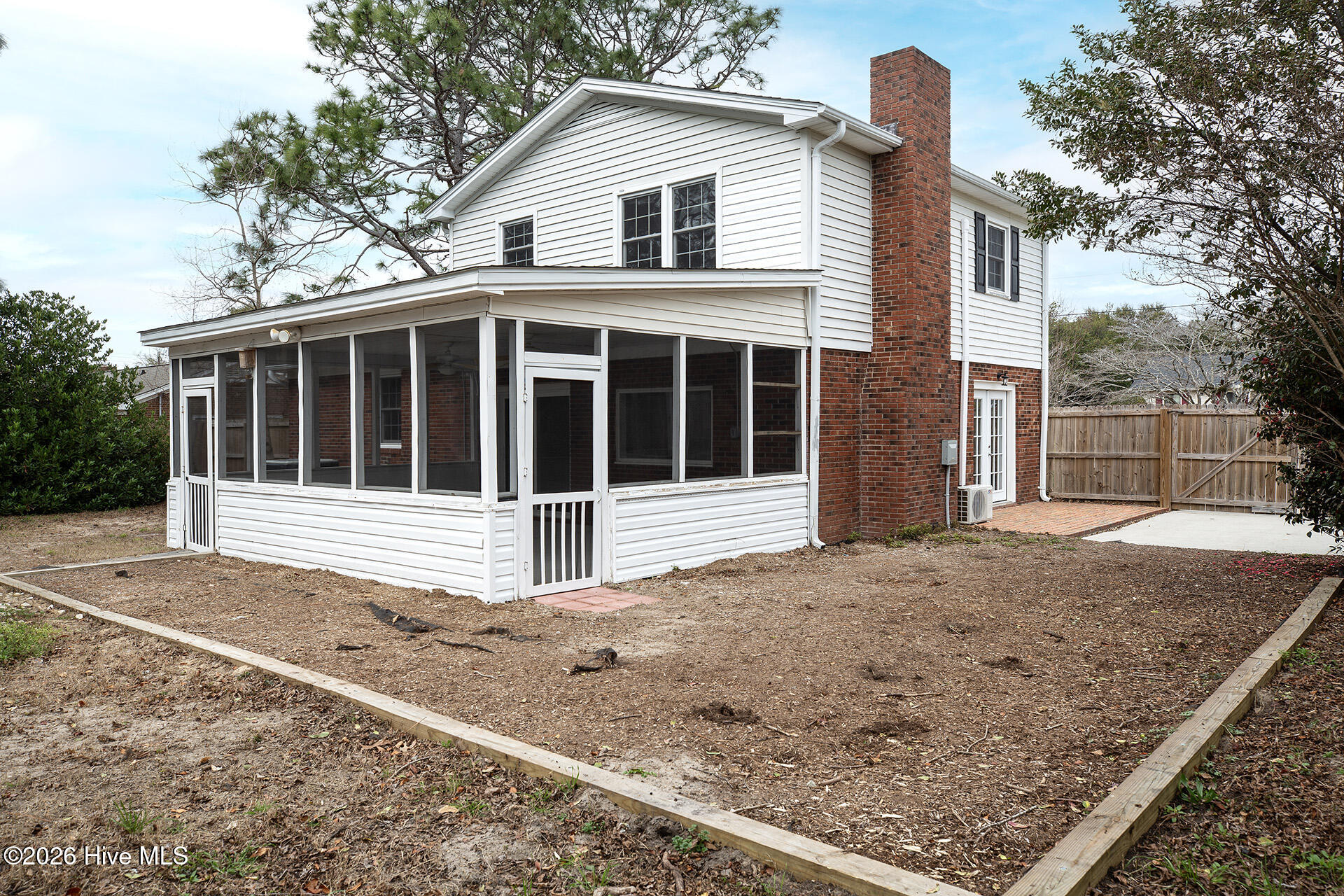 100558477 | Photo 39