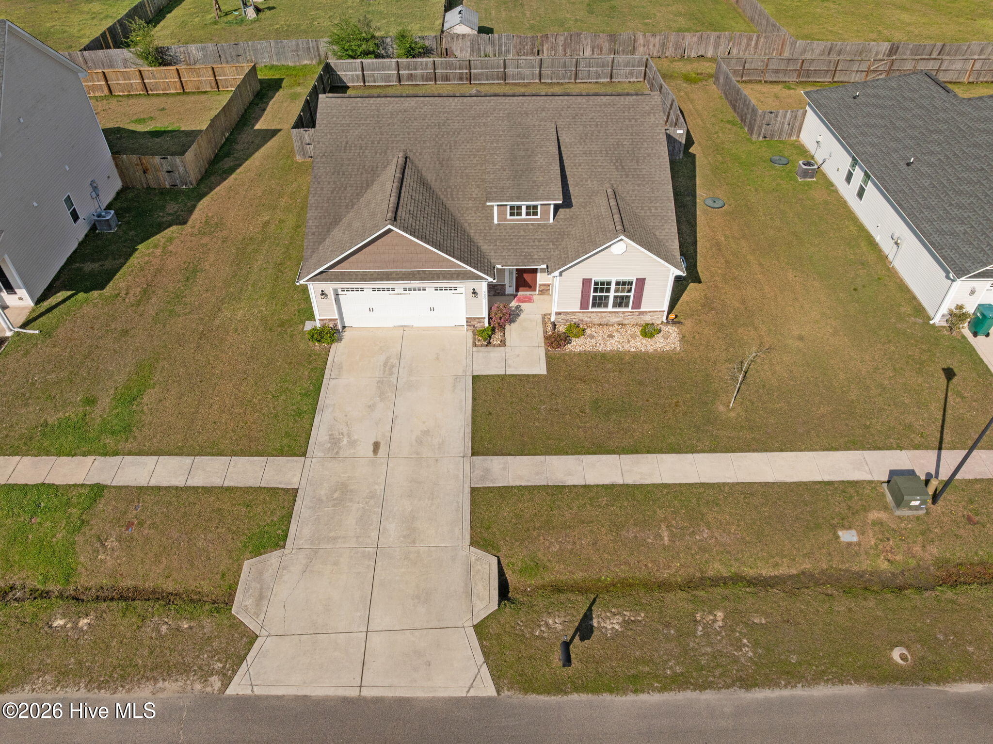 100564083 | Photo 27