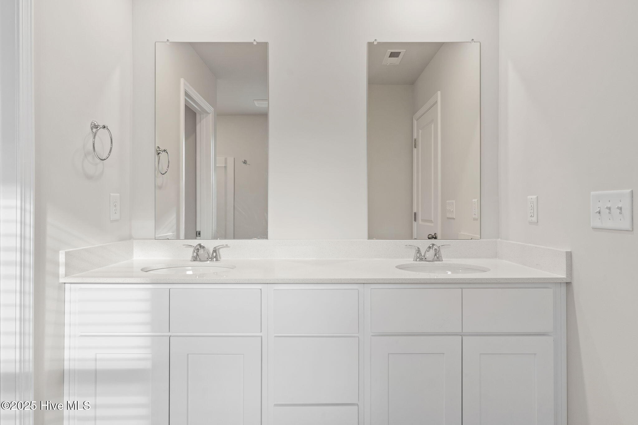 100506430 | Photo 17