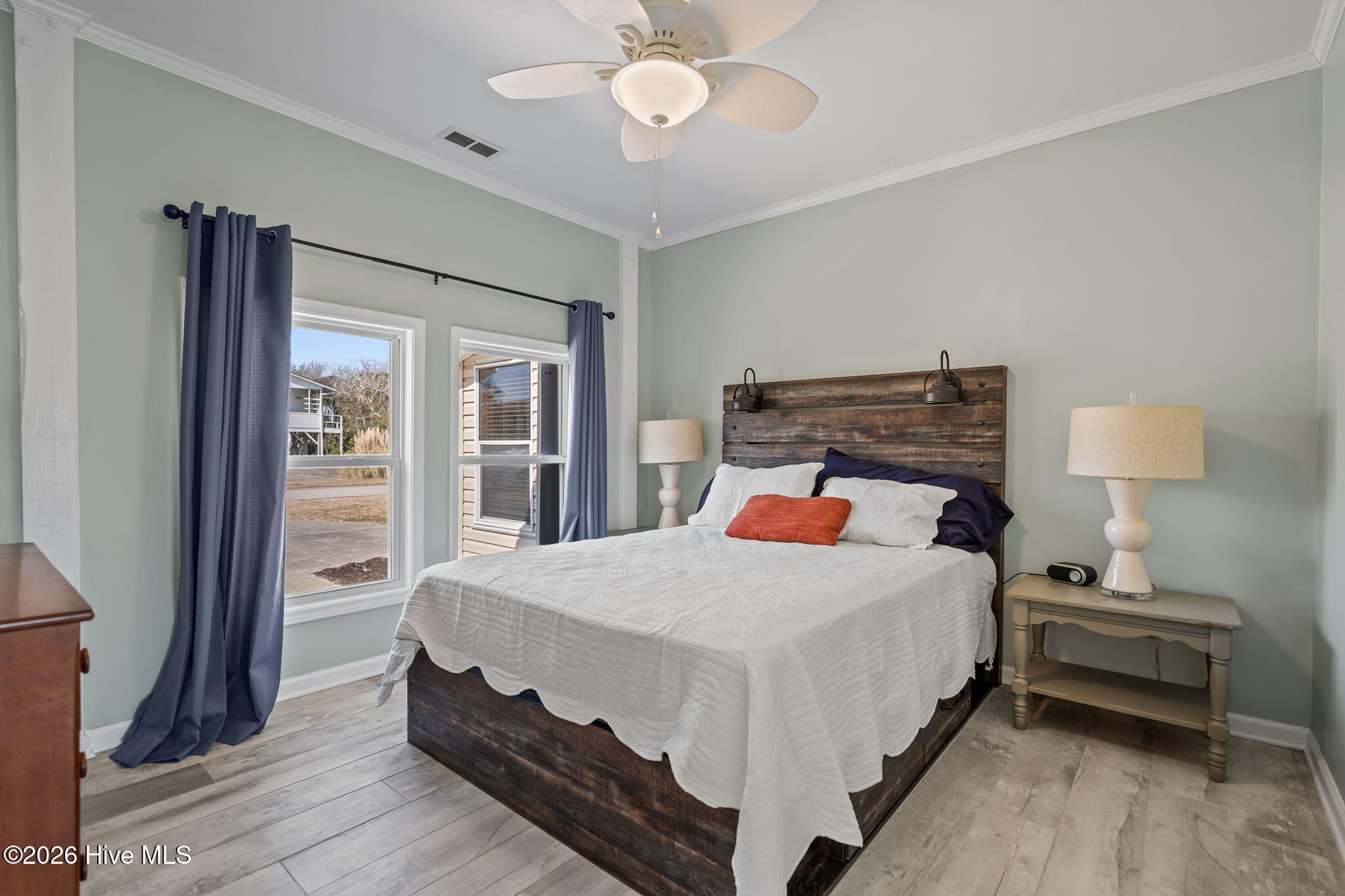 100545897 | Photo 22