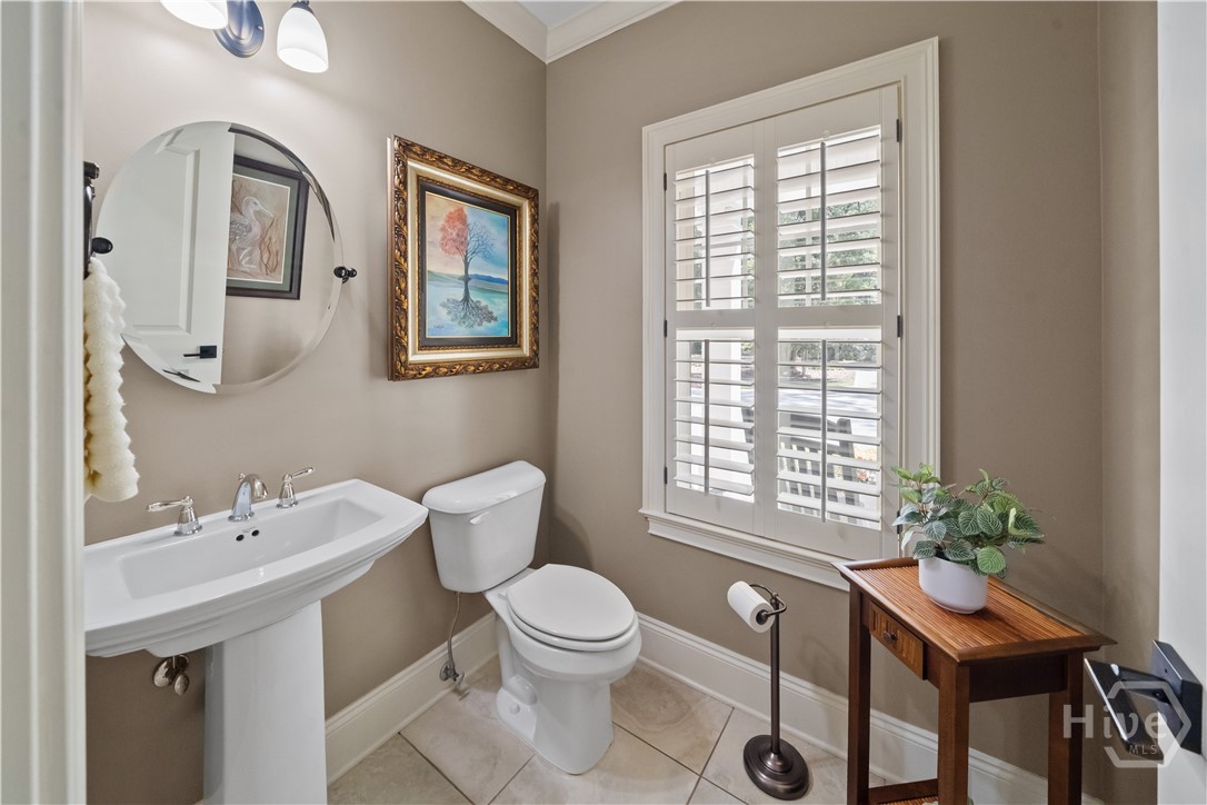 Half Bathroom 4
