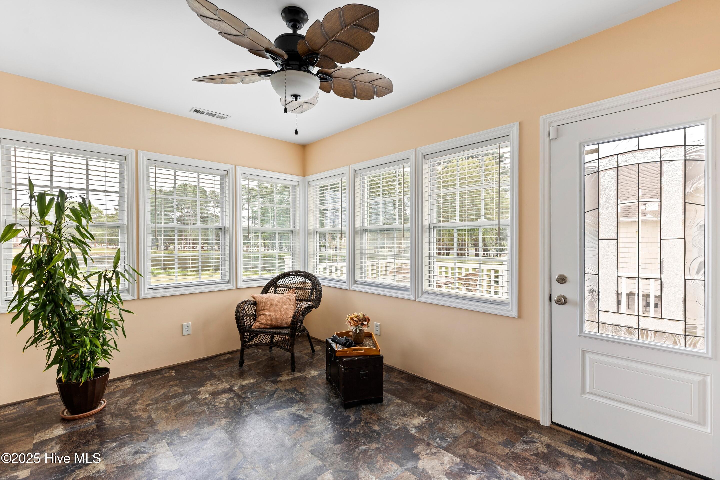 100528797 | Photo 19