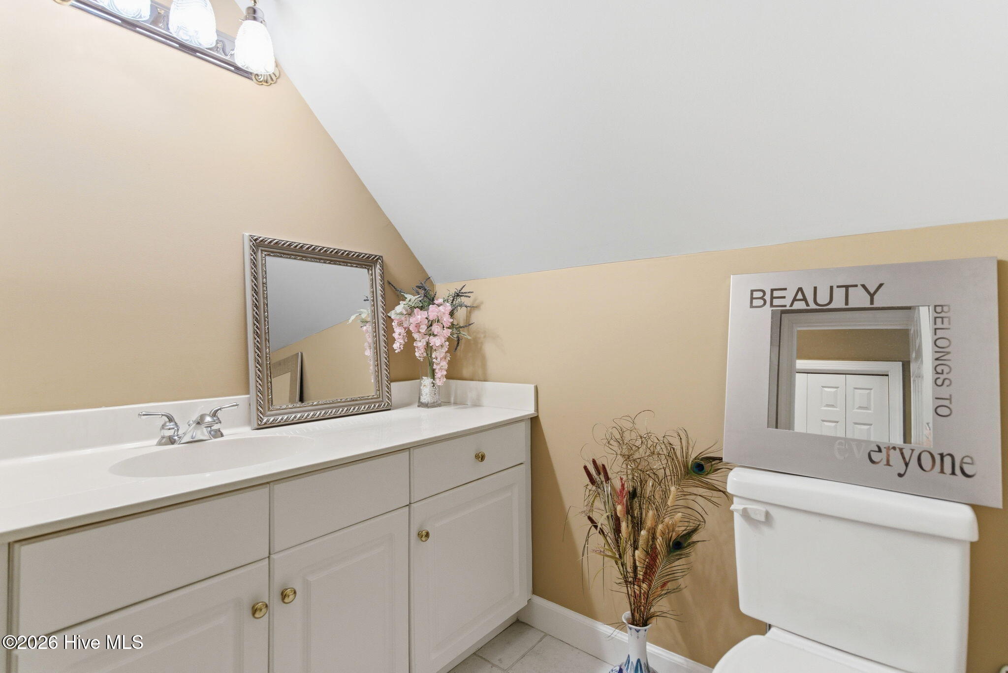 100570615 | Photo 42