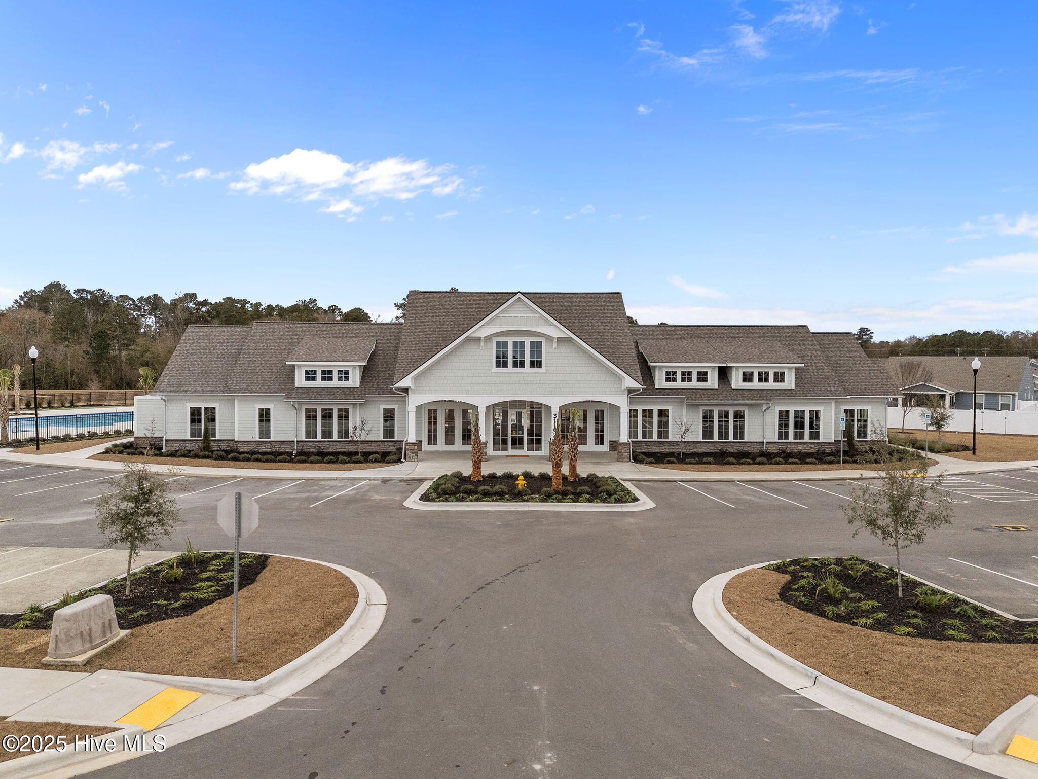 100546281 | Photo 36