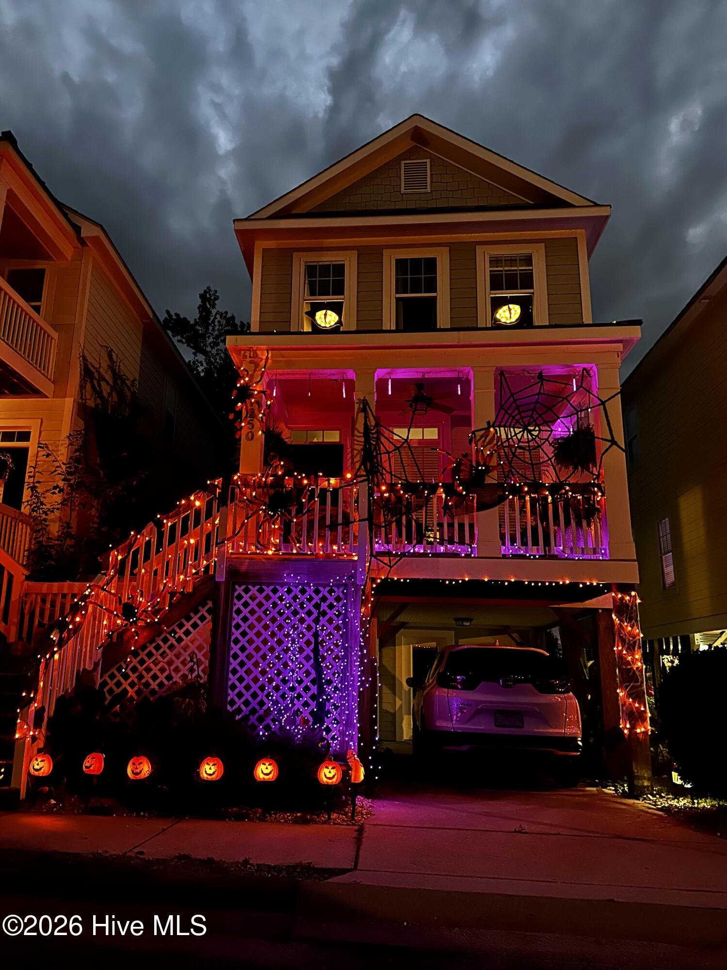 100550866 | Photo 41