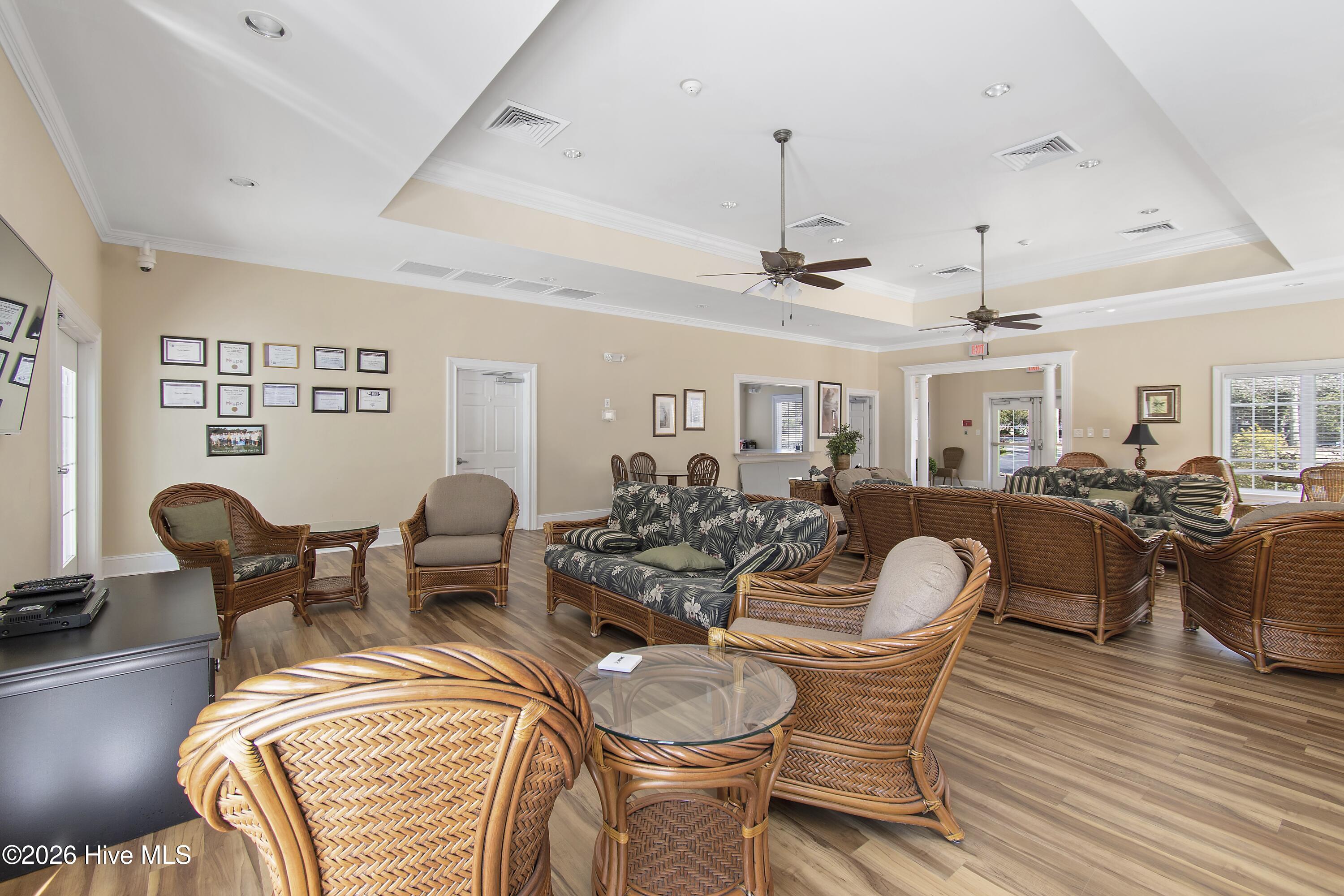 100554573 | Photo 54