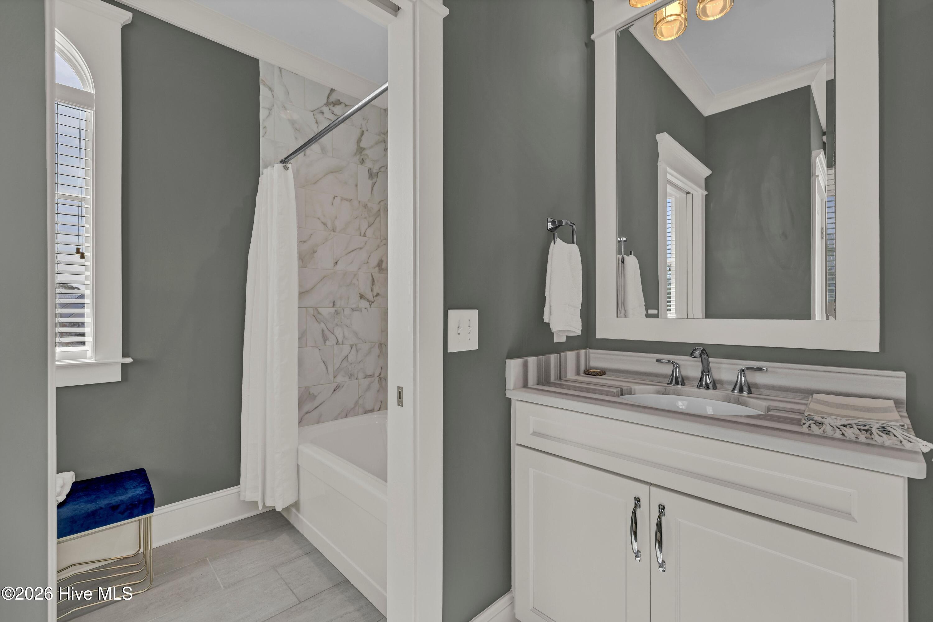 100549123 | Photo 29