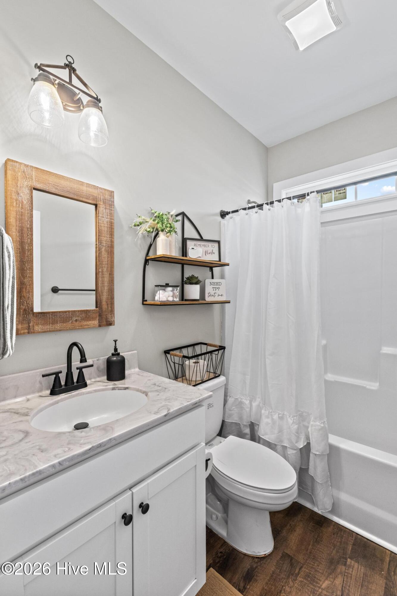 100559843 | Photo 17