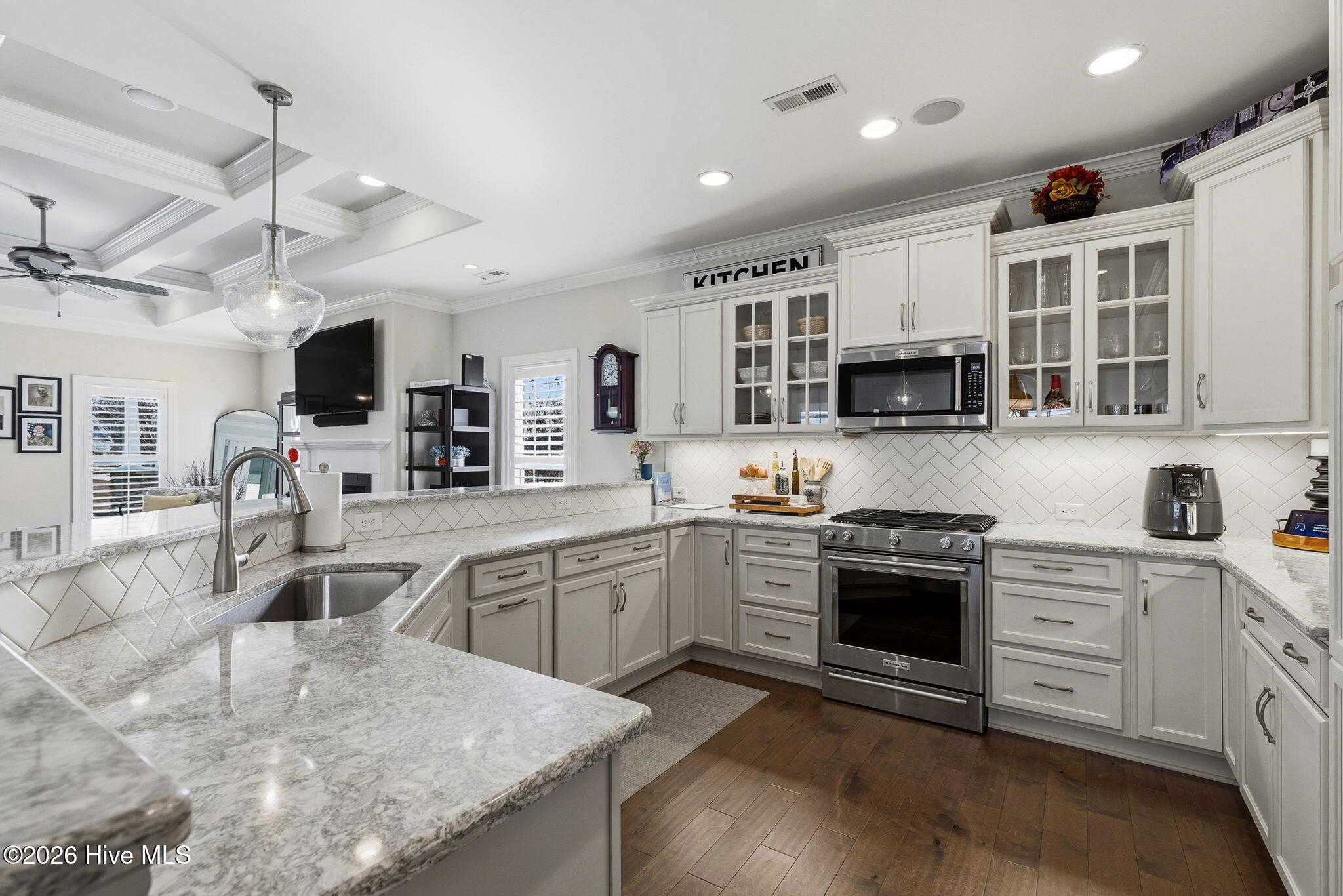 100554353 | Photo 17