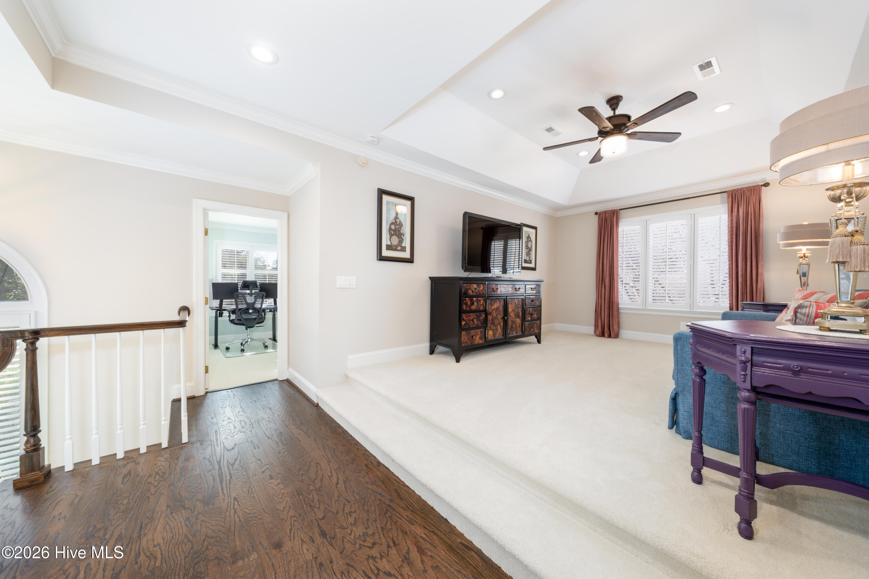 100553982 | Photo 30