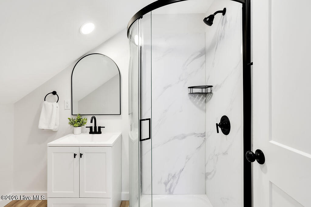 100566148 | Photo 27