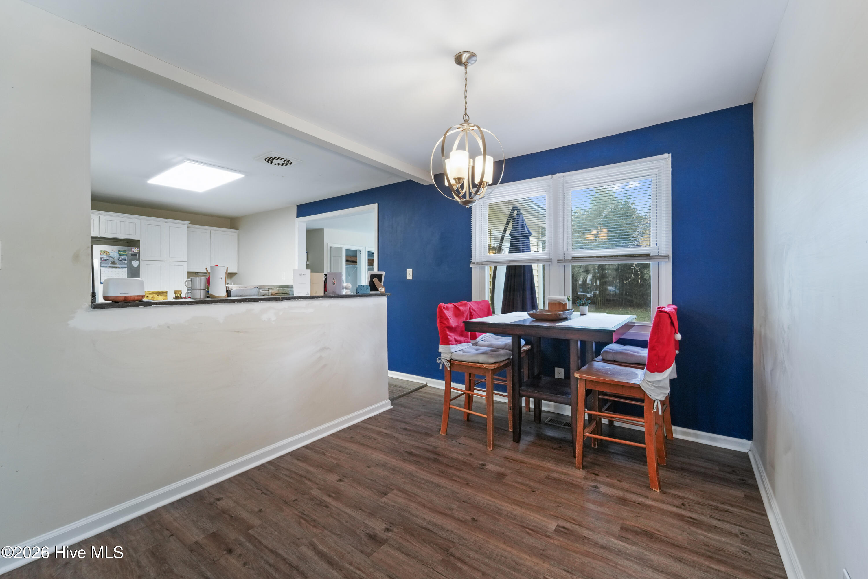 100561958 | Photo 10