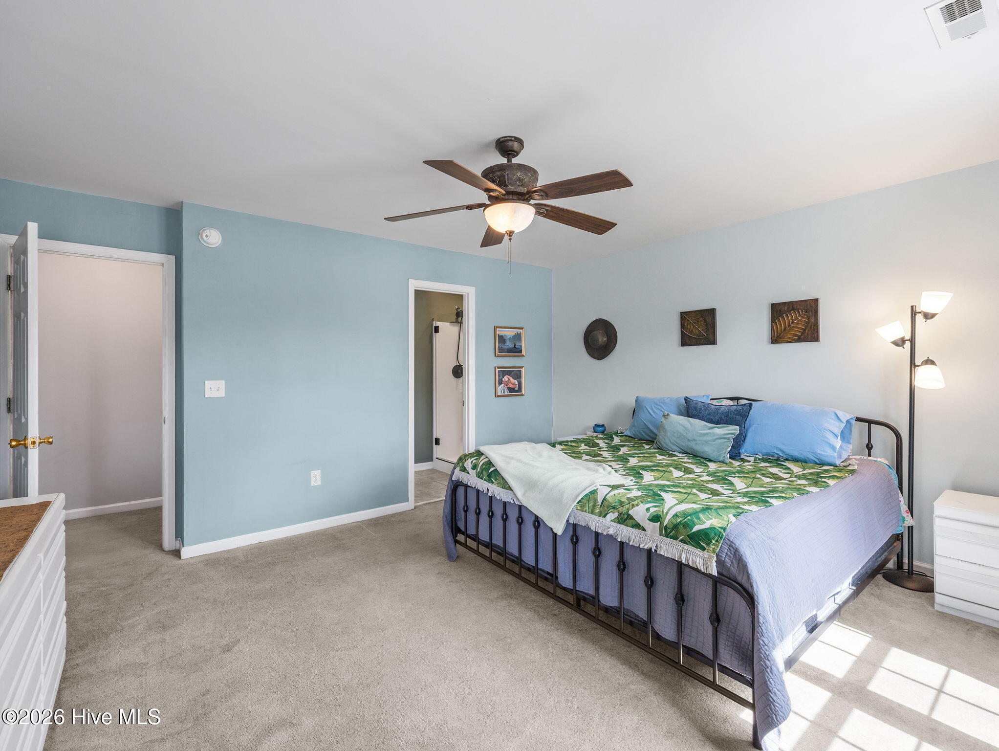 100562601 | Photo 21