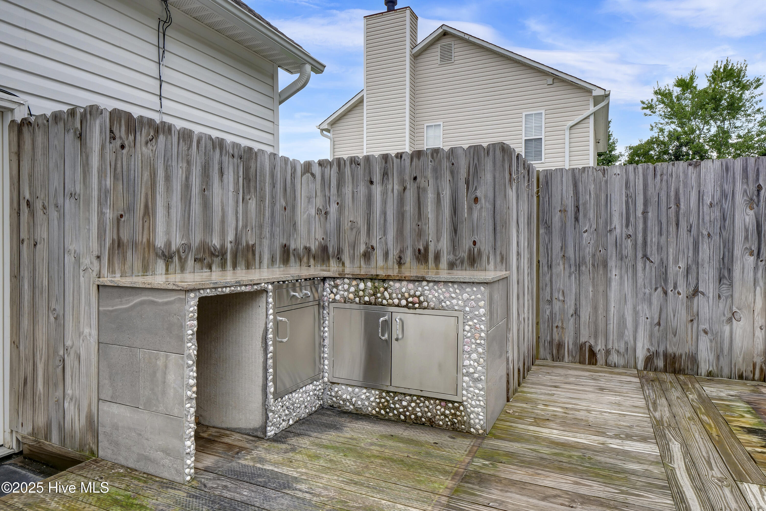 100544266 | Photo 50