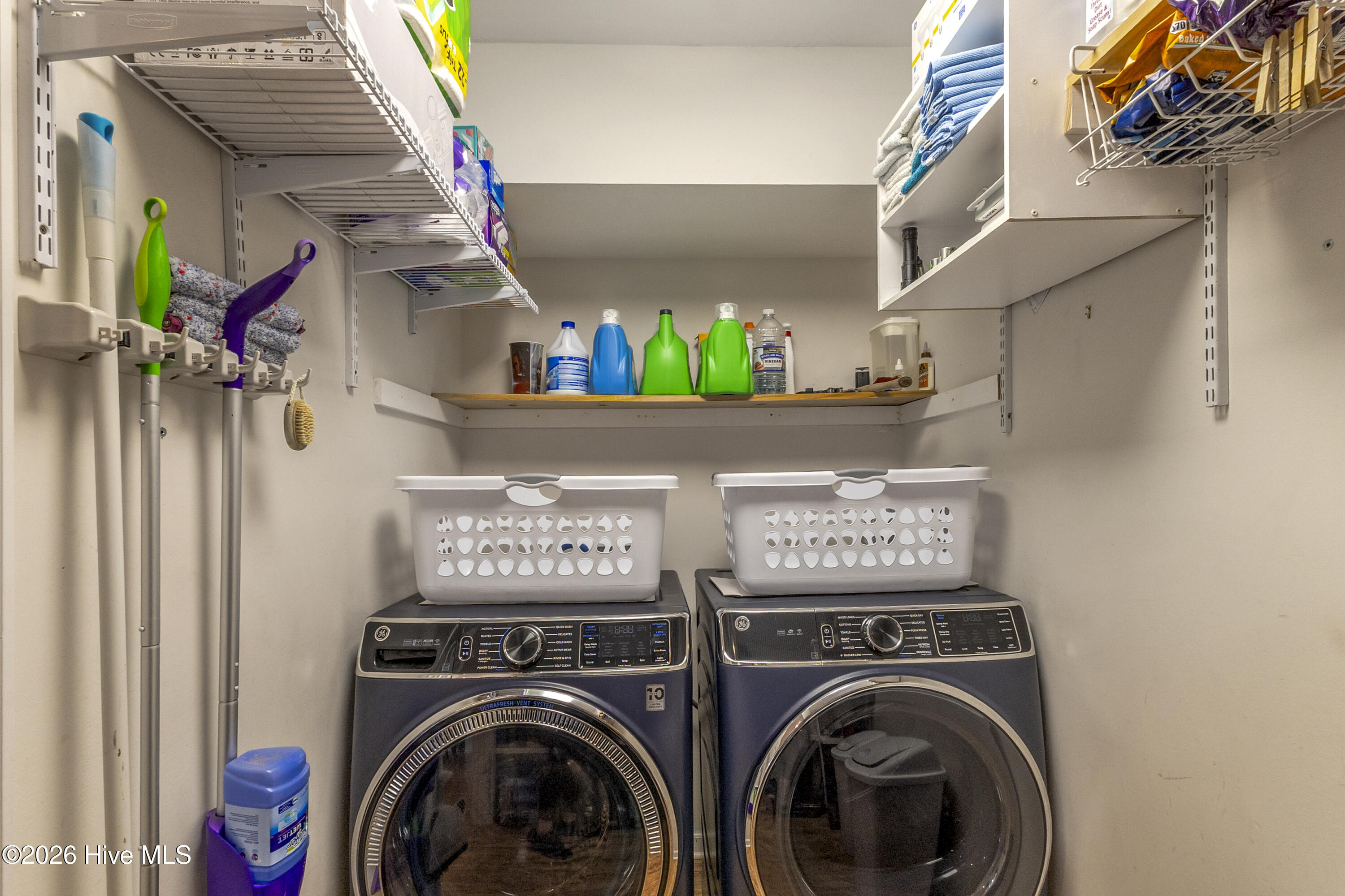 100550645 | Photo 15