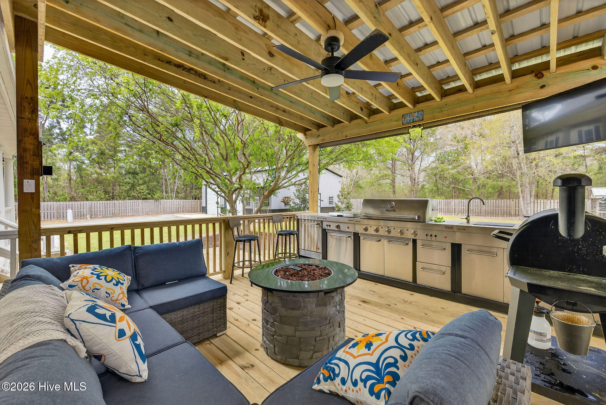 100563131 | Photo 62