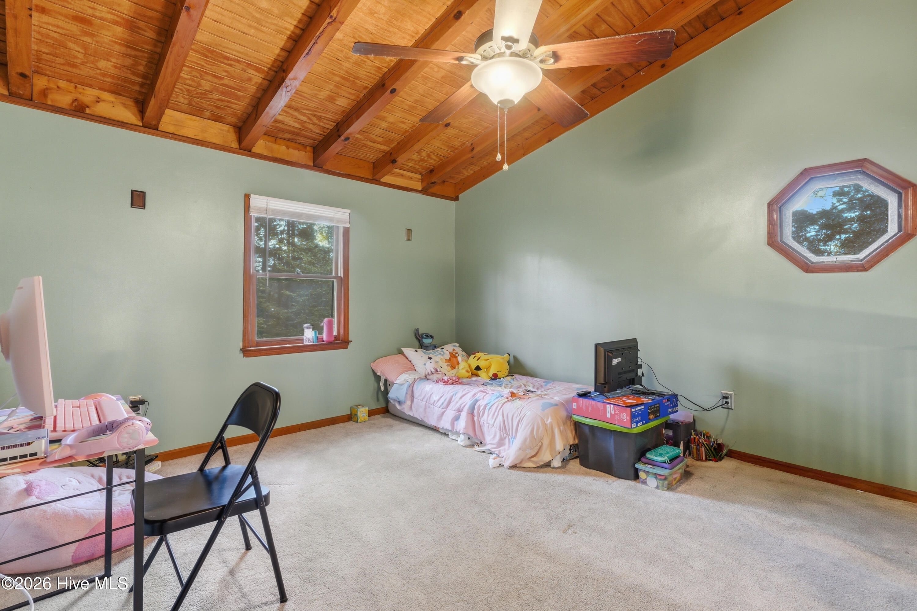 100566654 | Photo 36