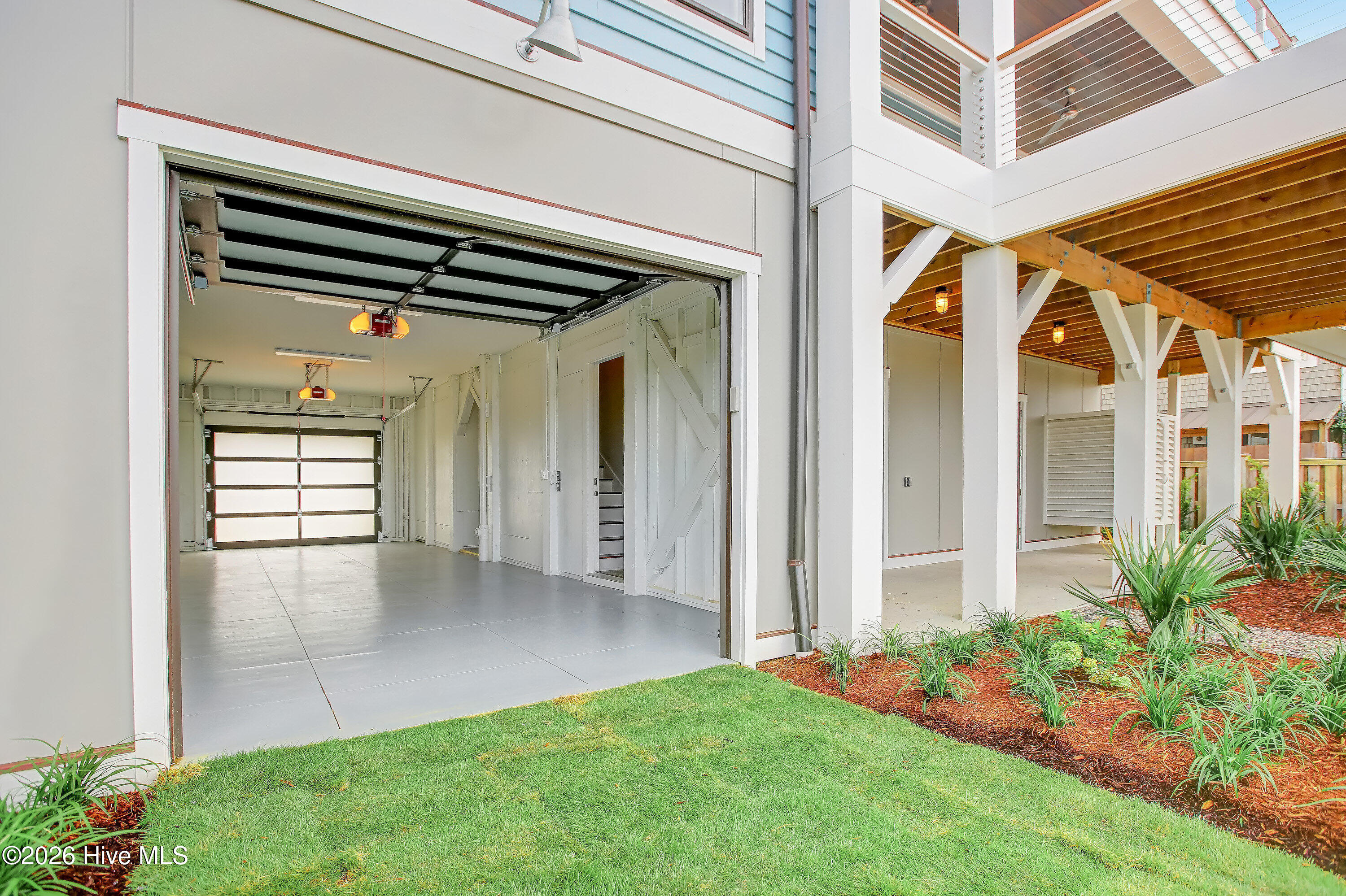 100563584 | Photo 42