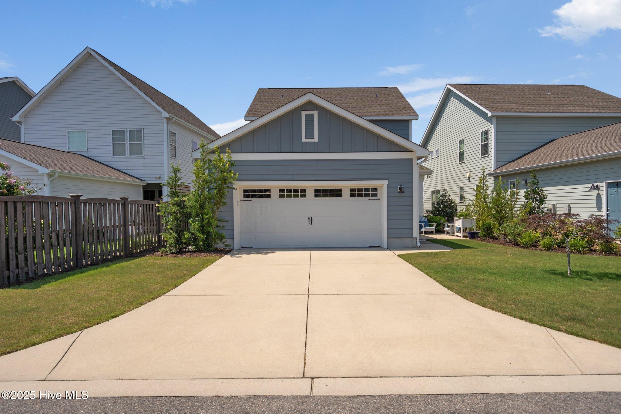 100515846 | Photo 44