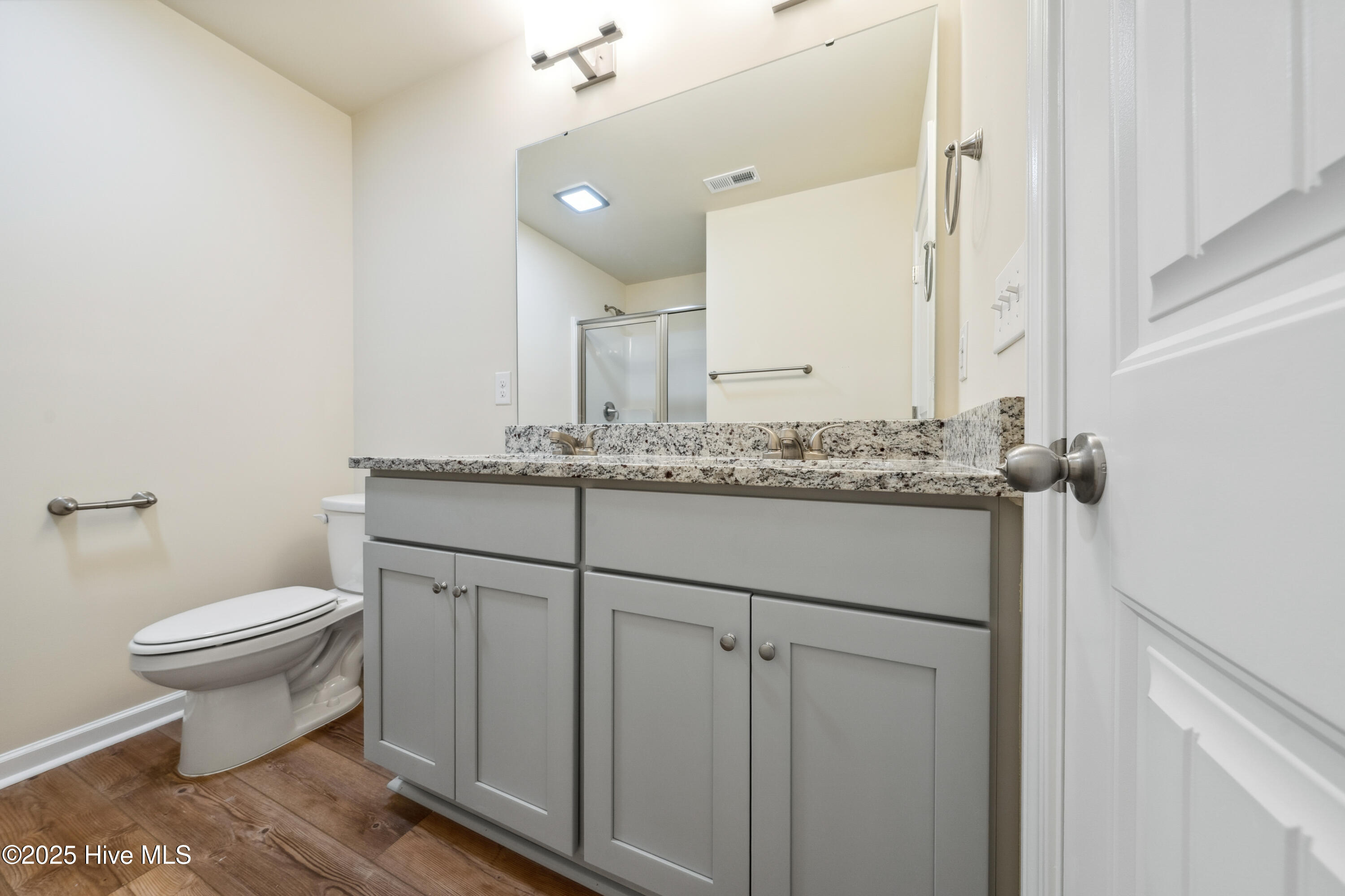 100485279 | Photo 28