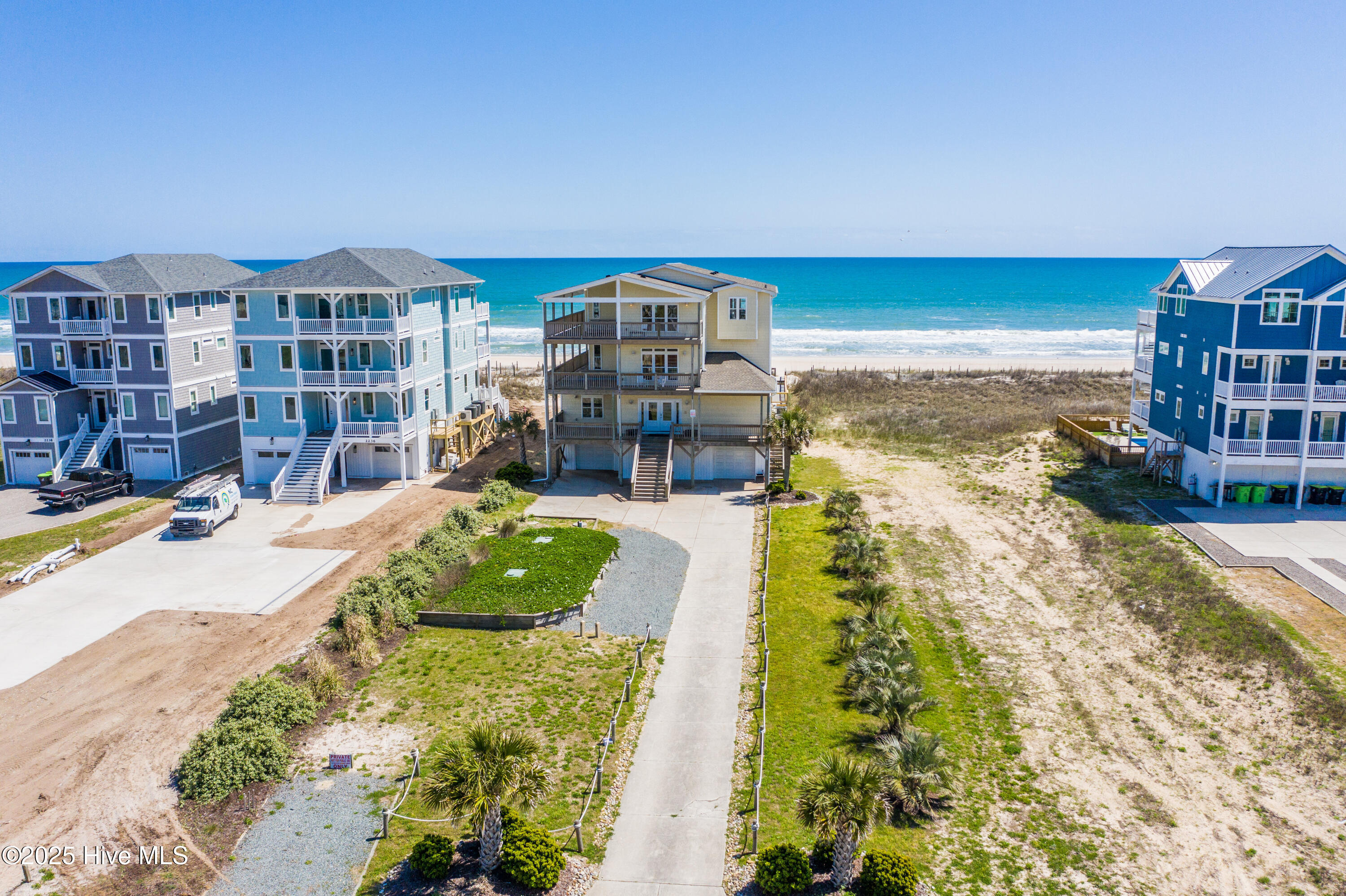 100538324 | Photo 85