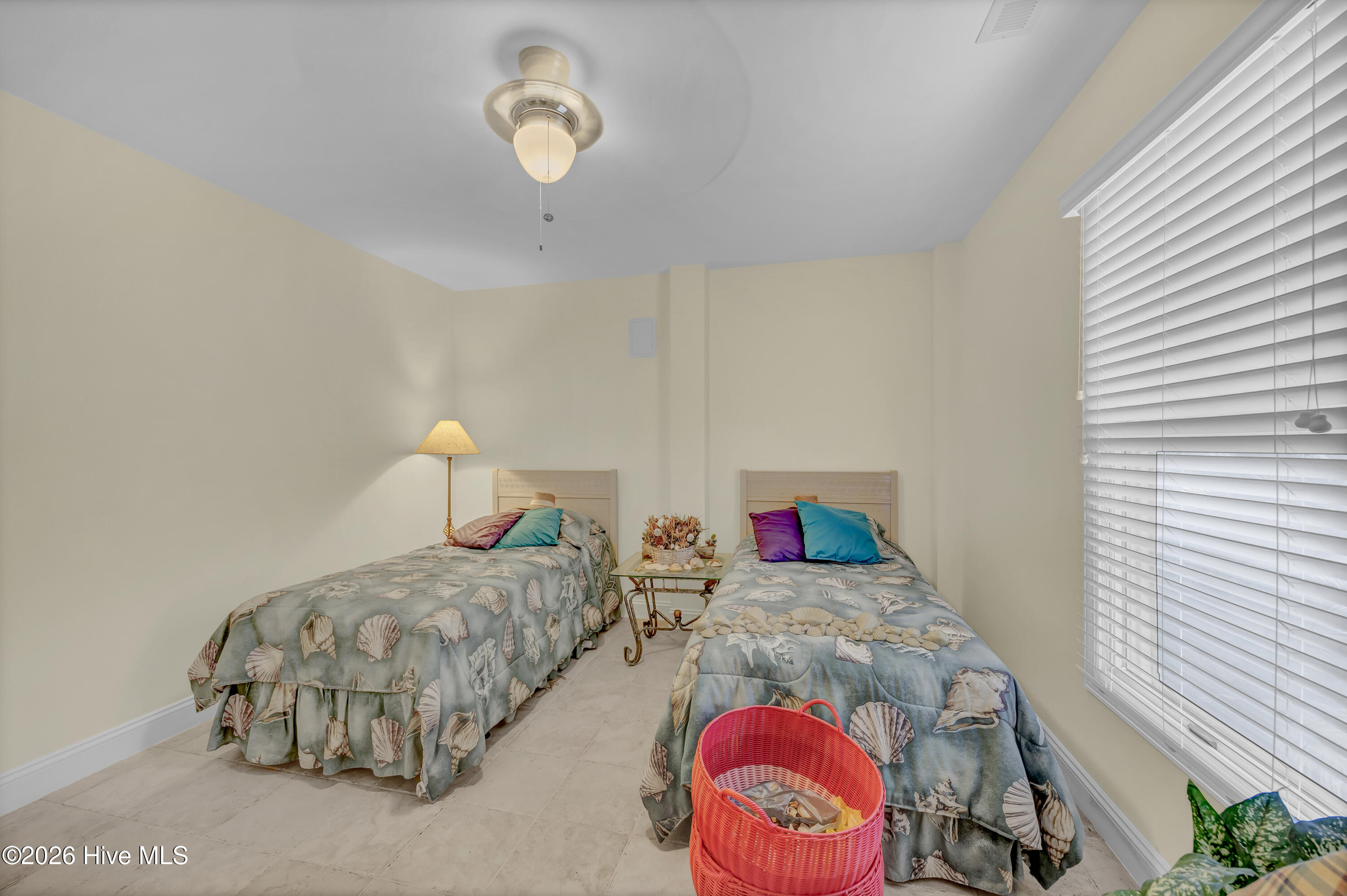 100560542 | Photo 26