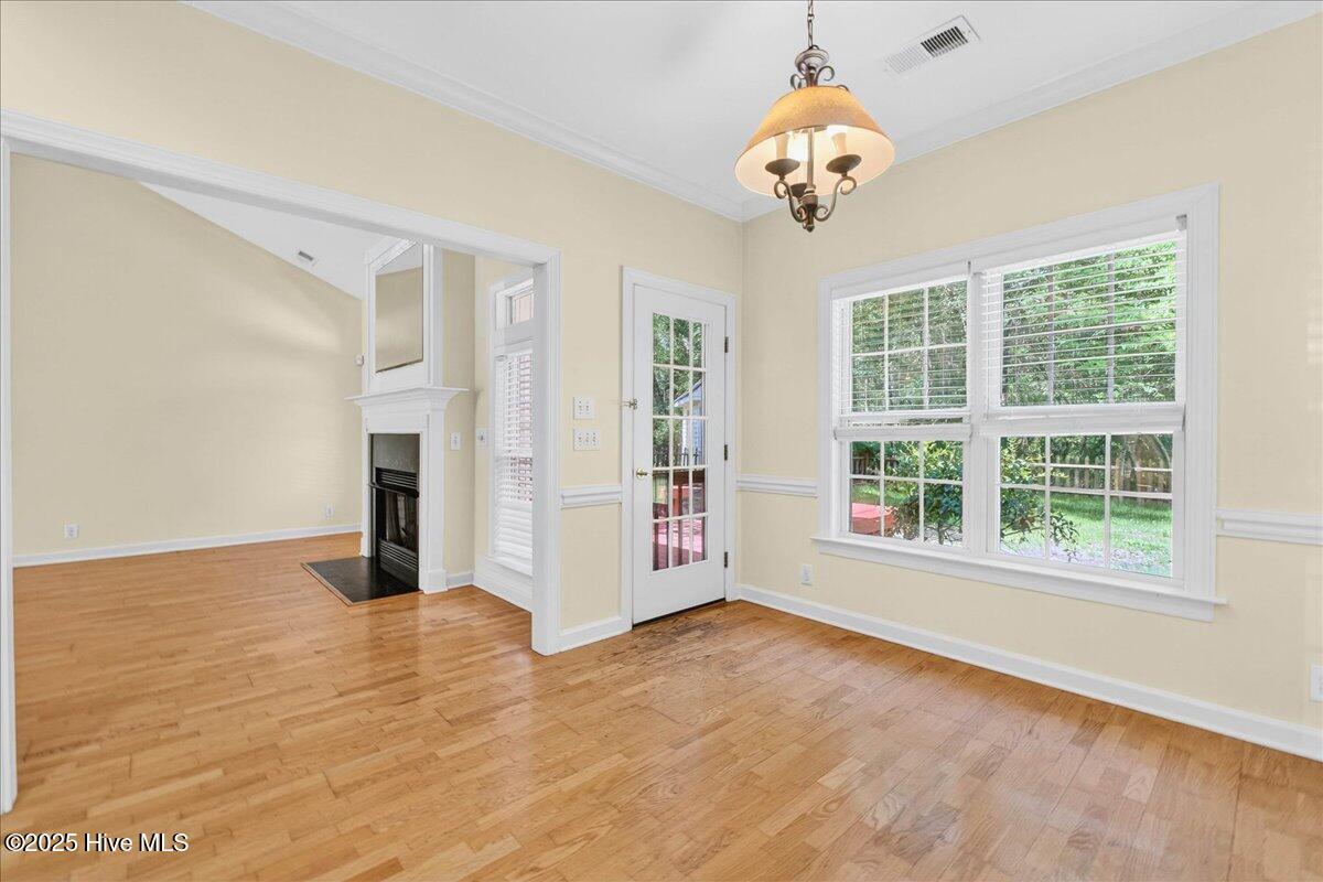 100519877 | Photo 17