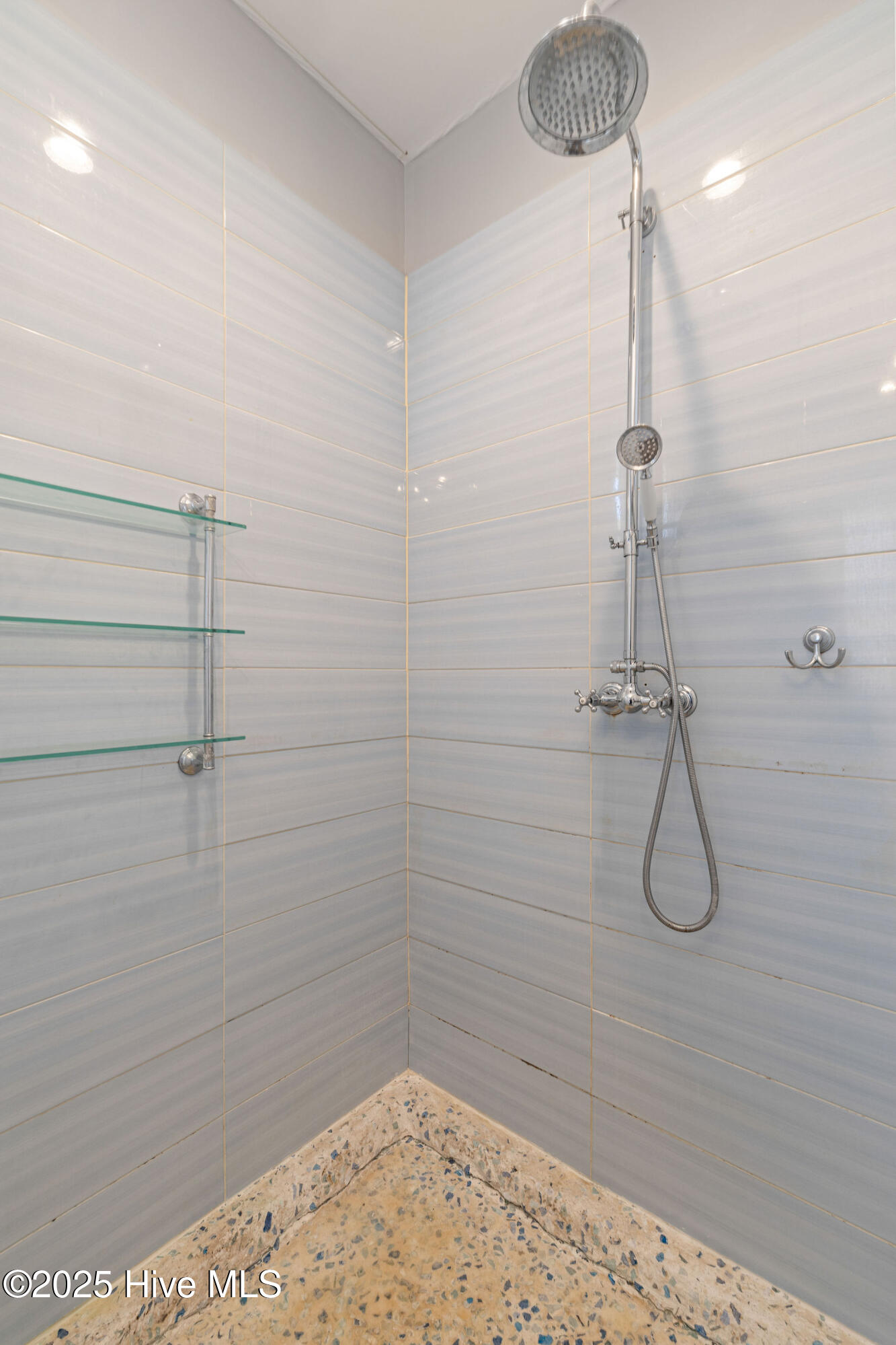 Large Primary Shower