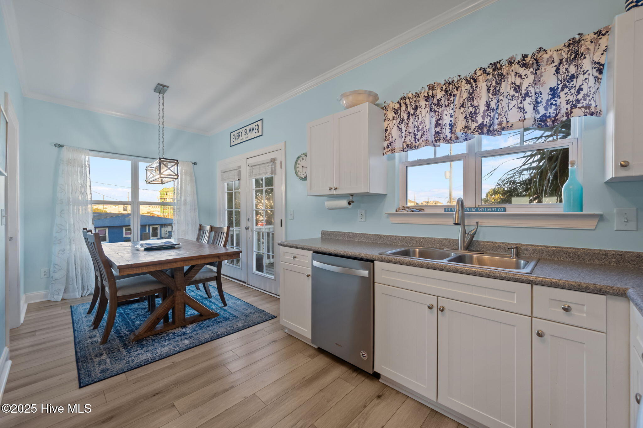 100537897 | Photo 15