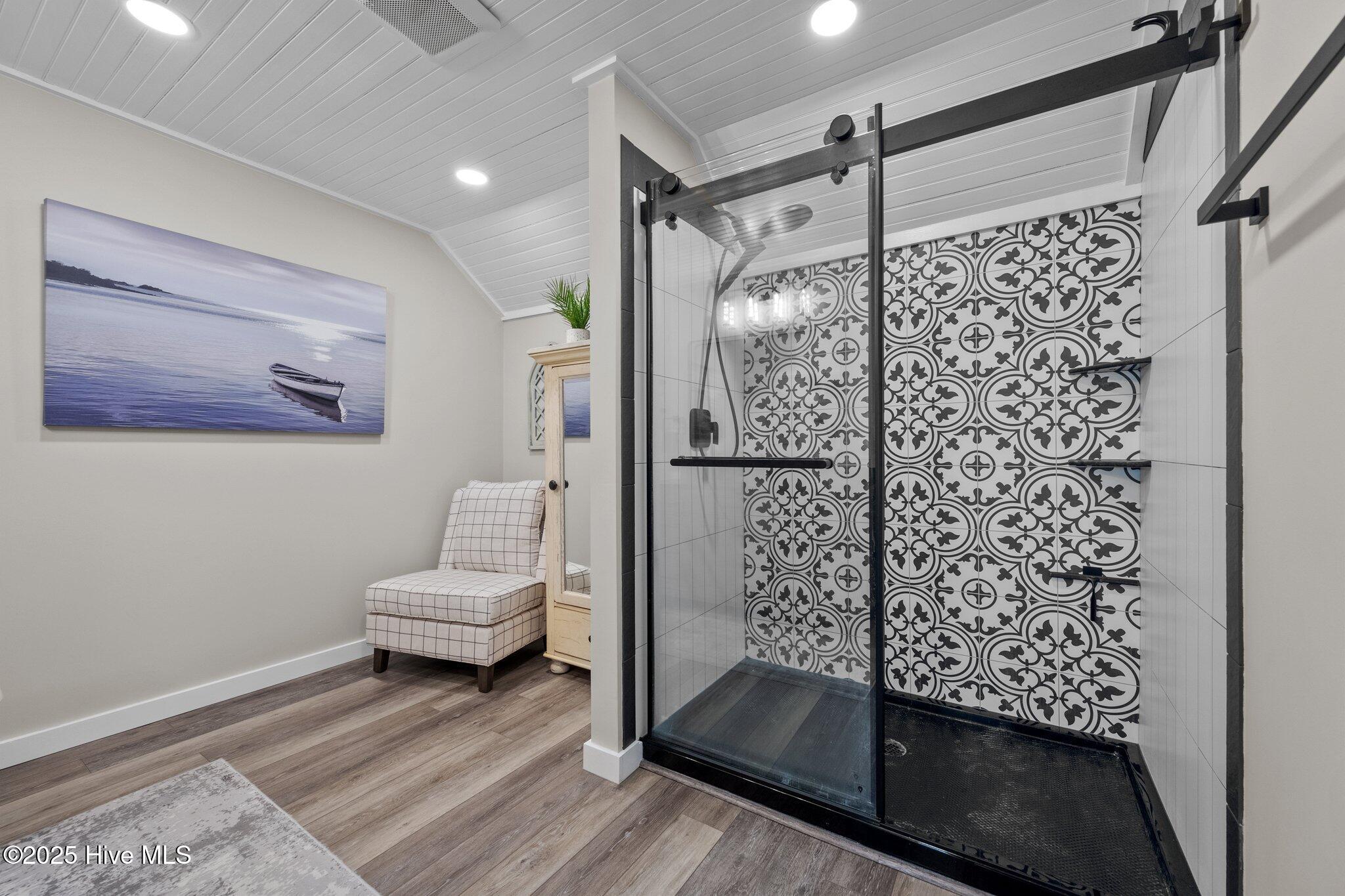 100547539 | Photo 29