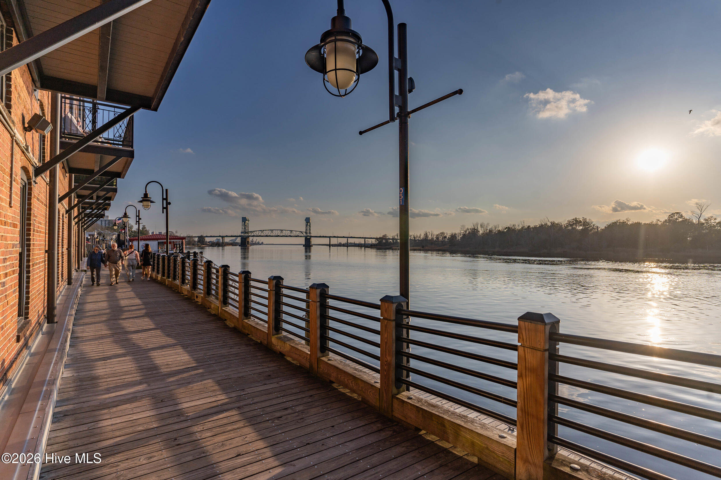 100551932 | Photo 35