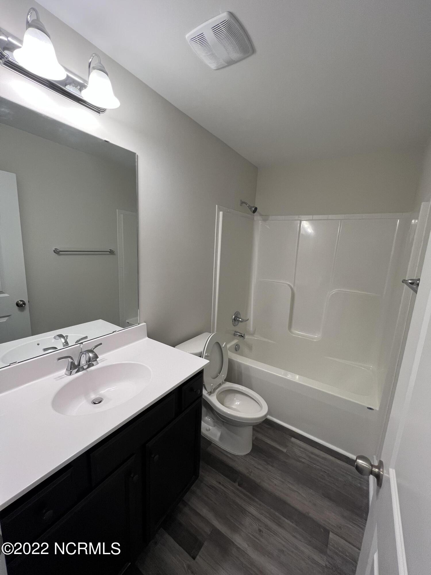 100557445 | Photo 18