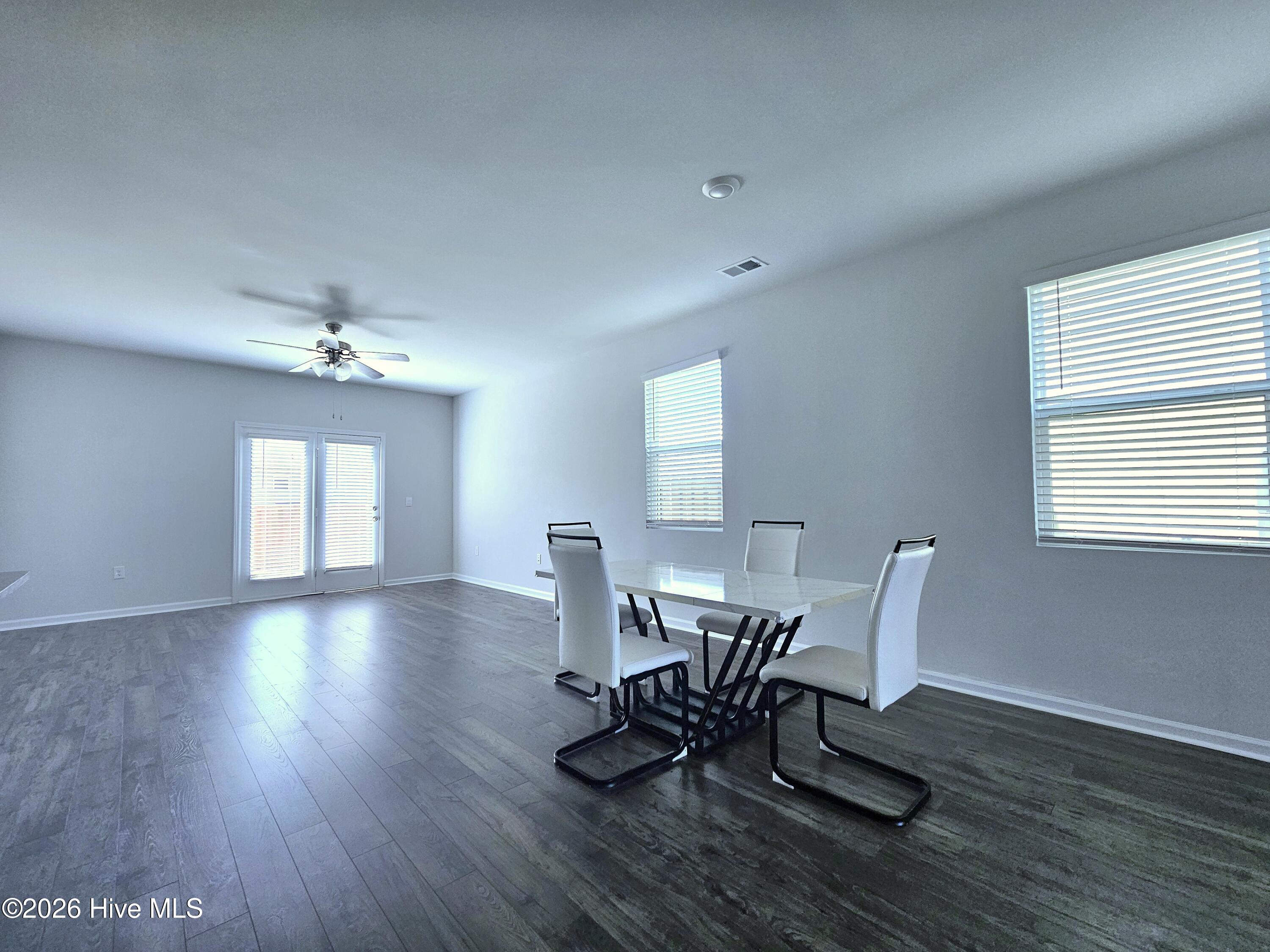 breakfast/dining area