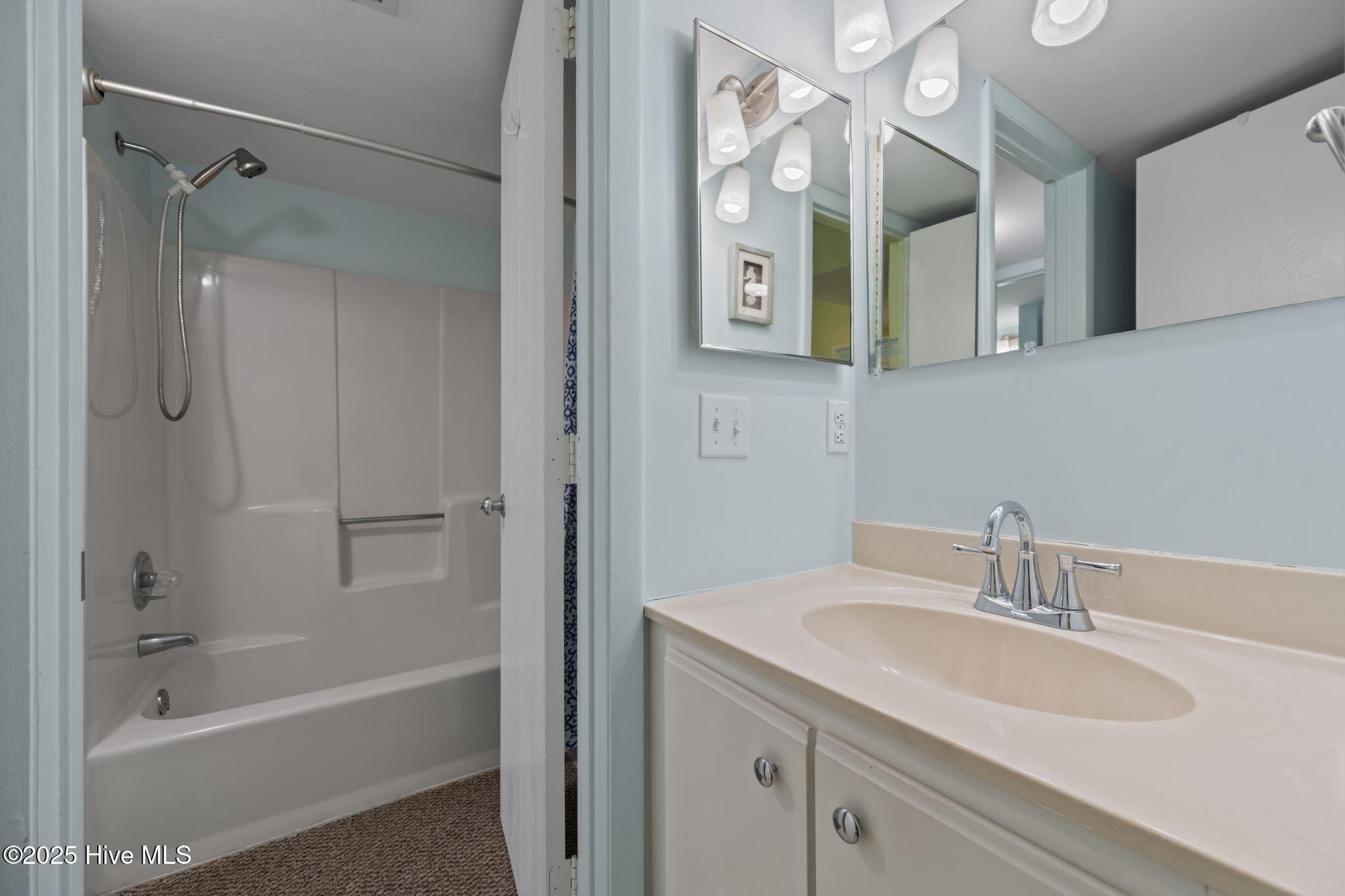 100543704 | Photo 21