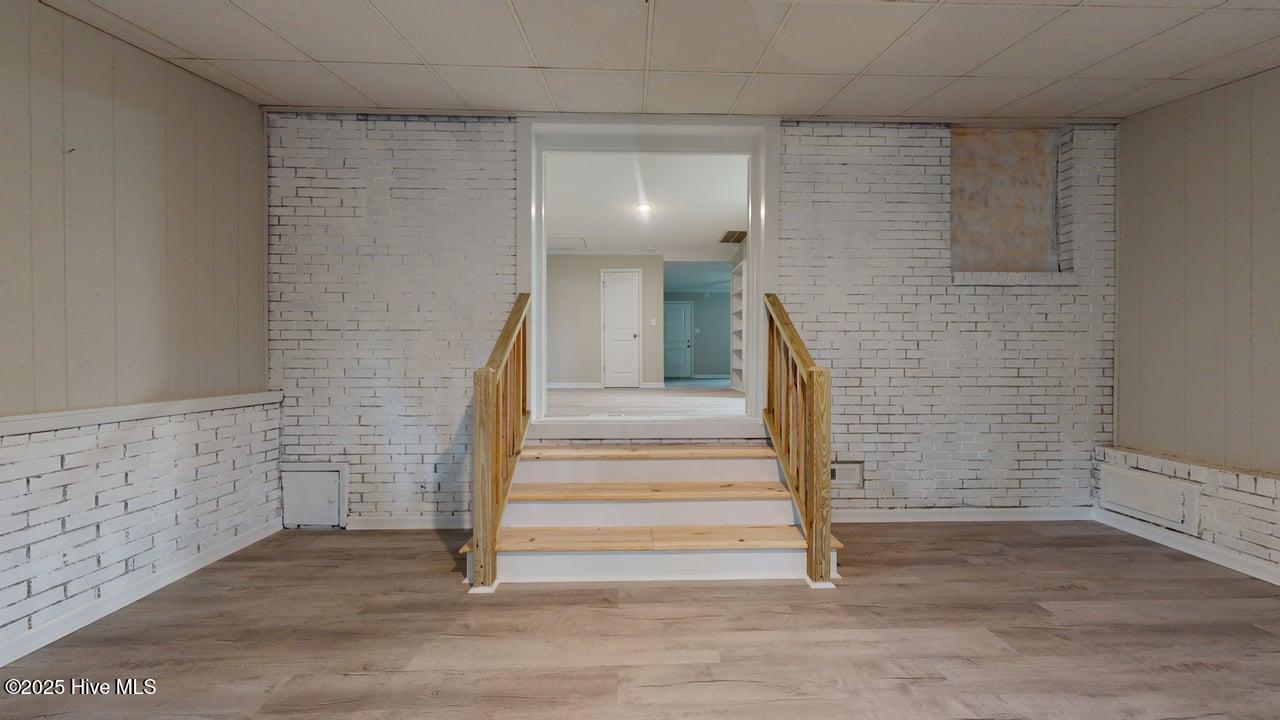 100536677 | Photo 16