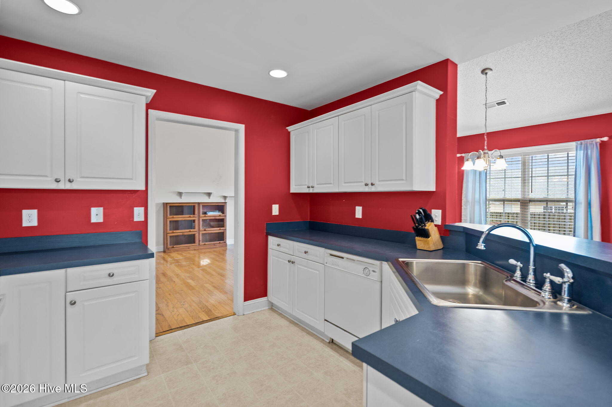 100552378 | Photo 26