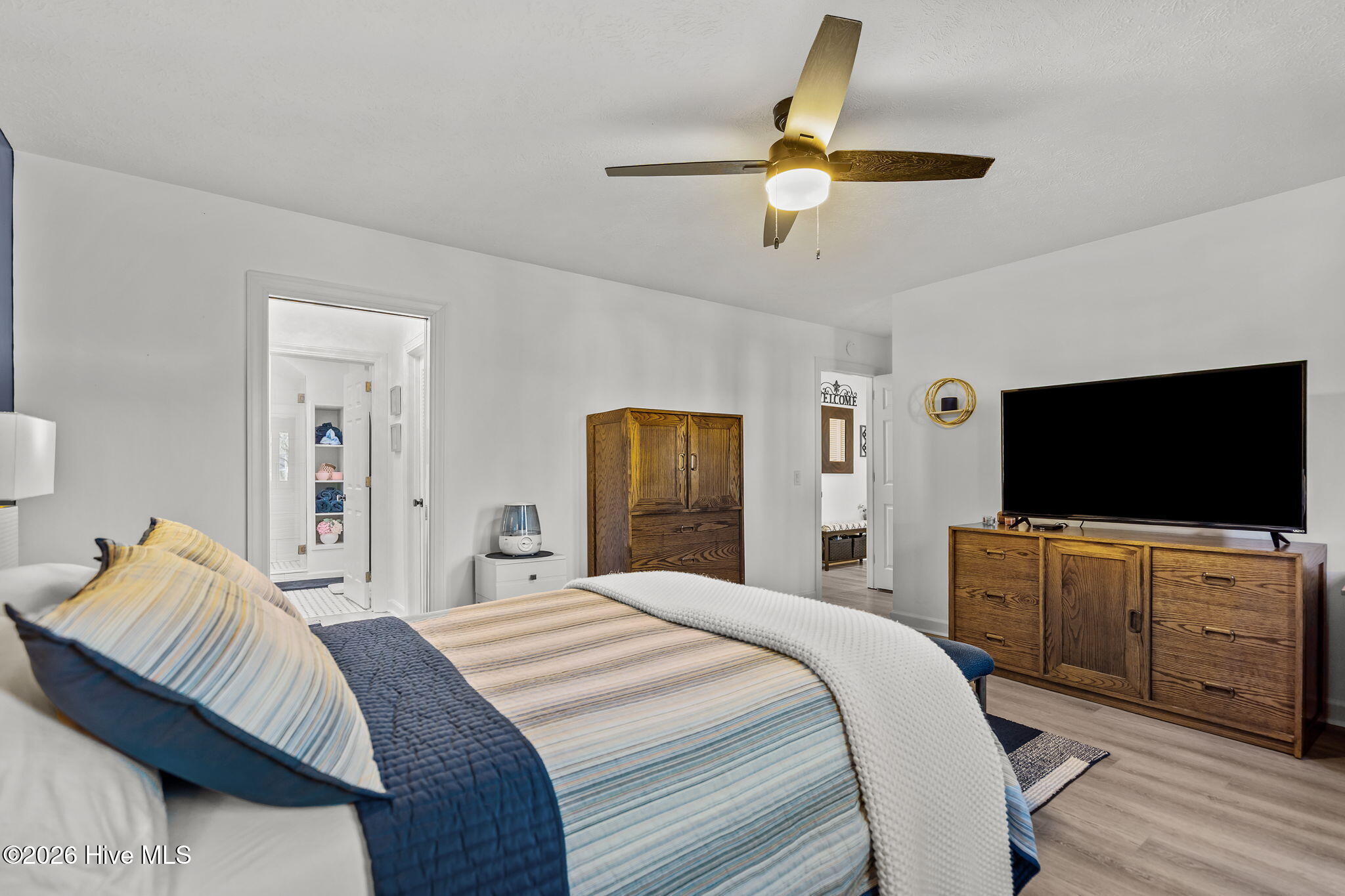 100557388 | Photo 29